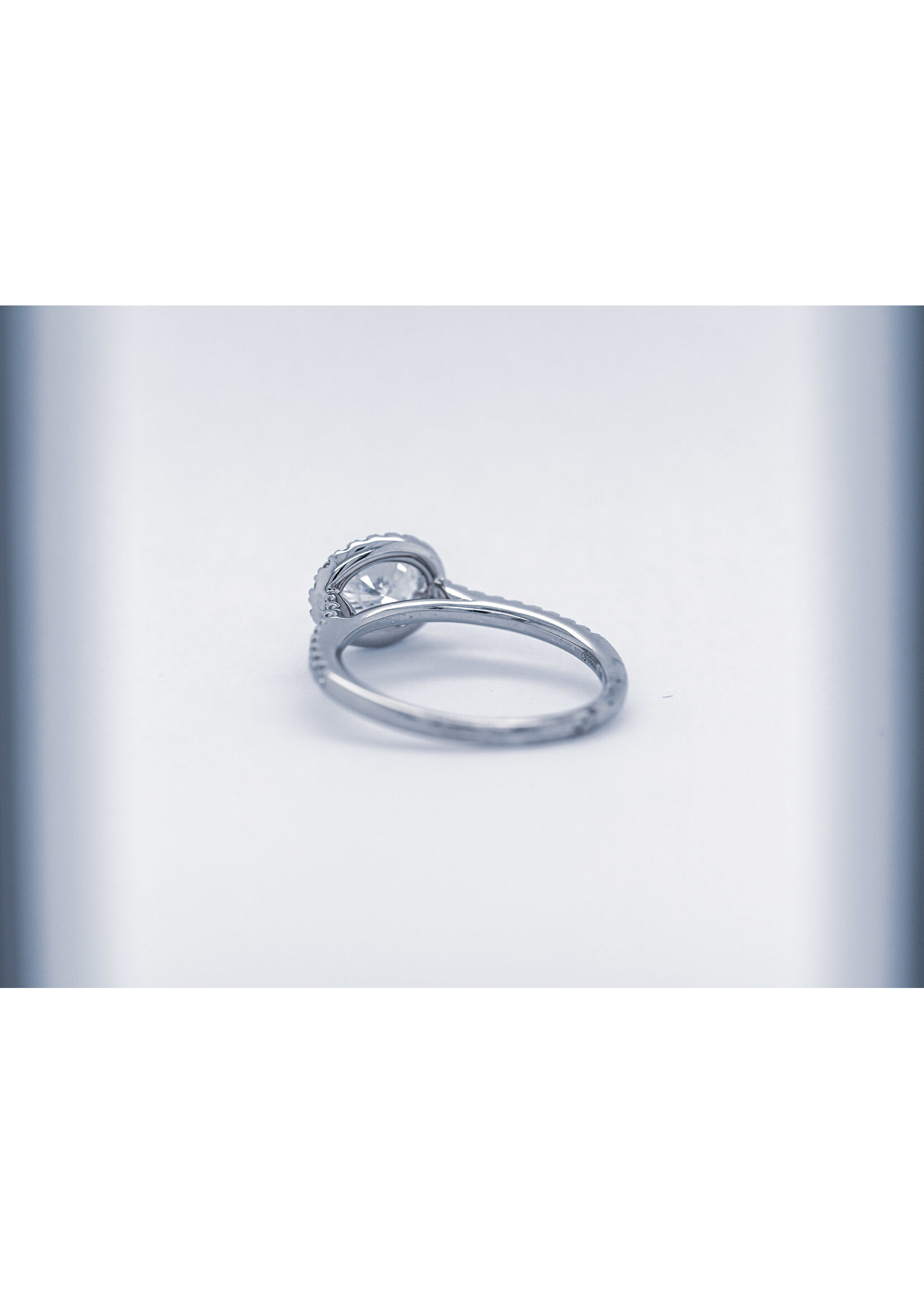 14KW 2.7g .95ctw (.65ctr) E/SI2 Oval Diamond Venetti Halo Engagement Ring (size 6.5)