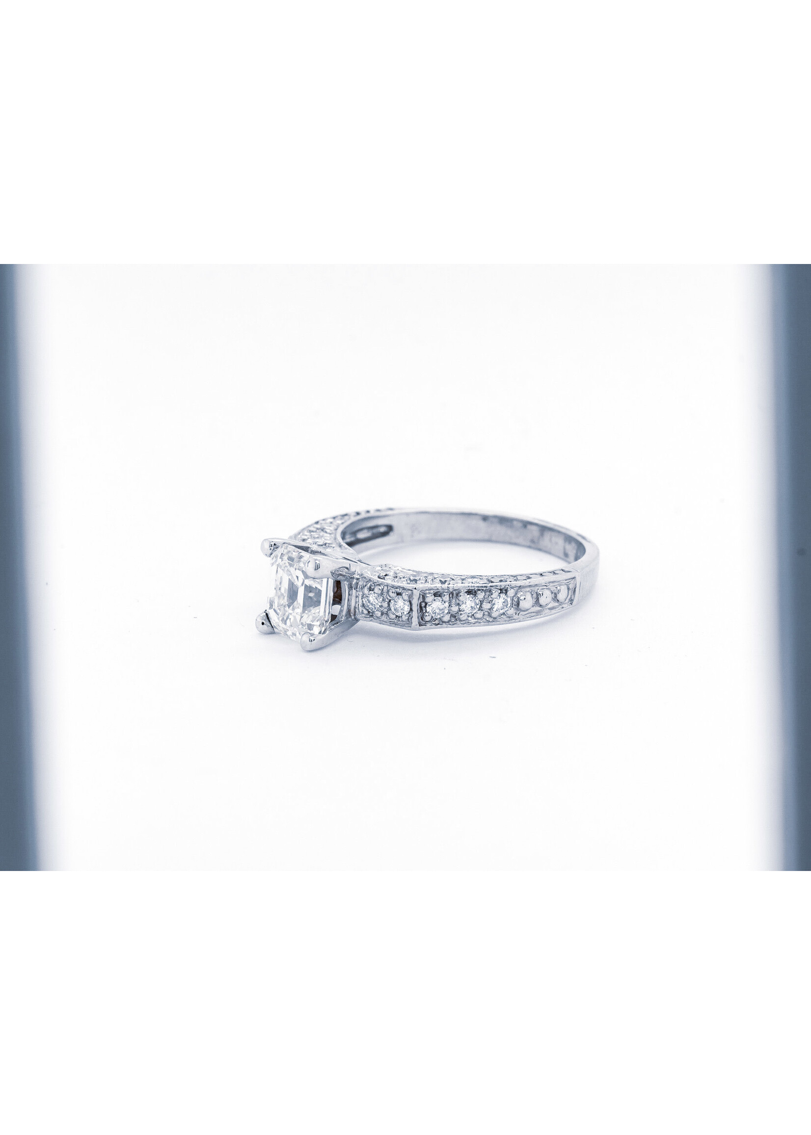 Plat 5.38g 1.76TW (1.31ctr) I/VS1 Asscher Cut Diamond Engagement Ring (size 6.25)