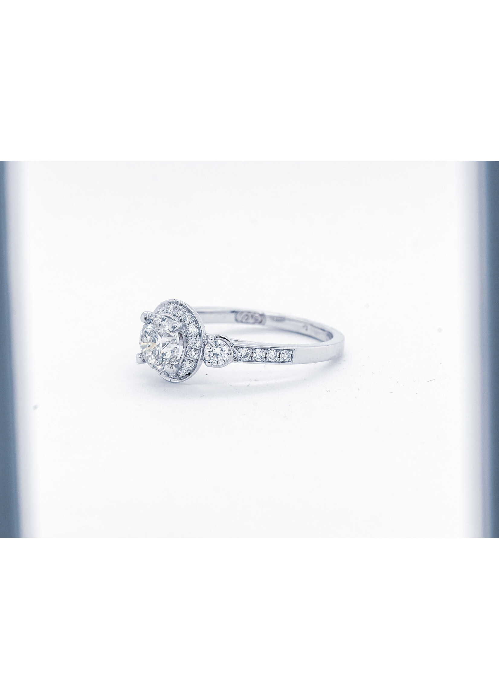 18KW 3.33g 1.31TW (.91ctr) H/SI1 Round Diamond Demarco Halo Engagement Ring (size 6.5)