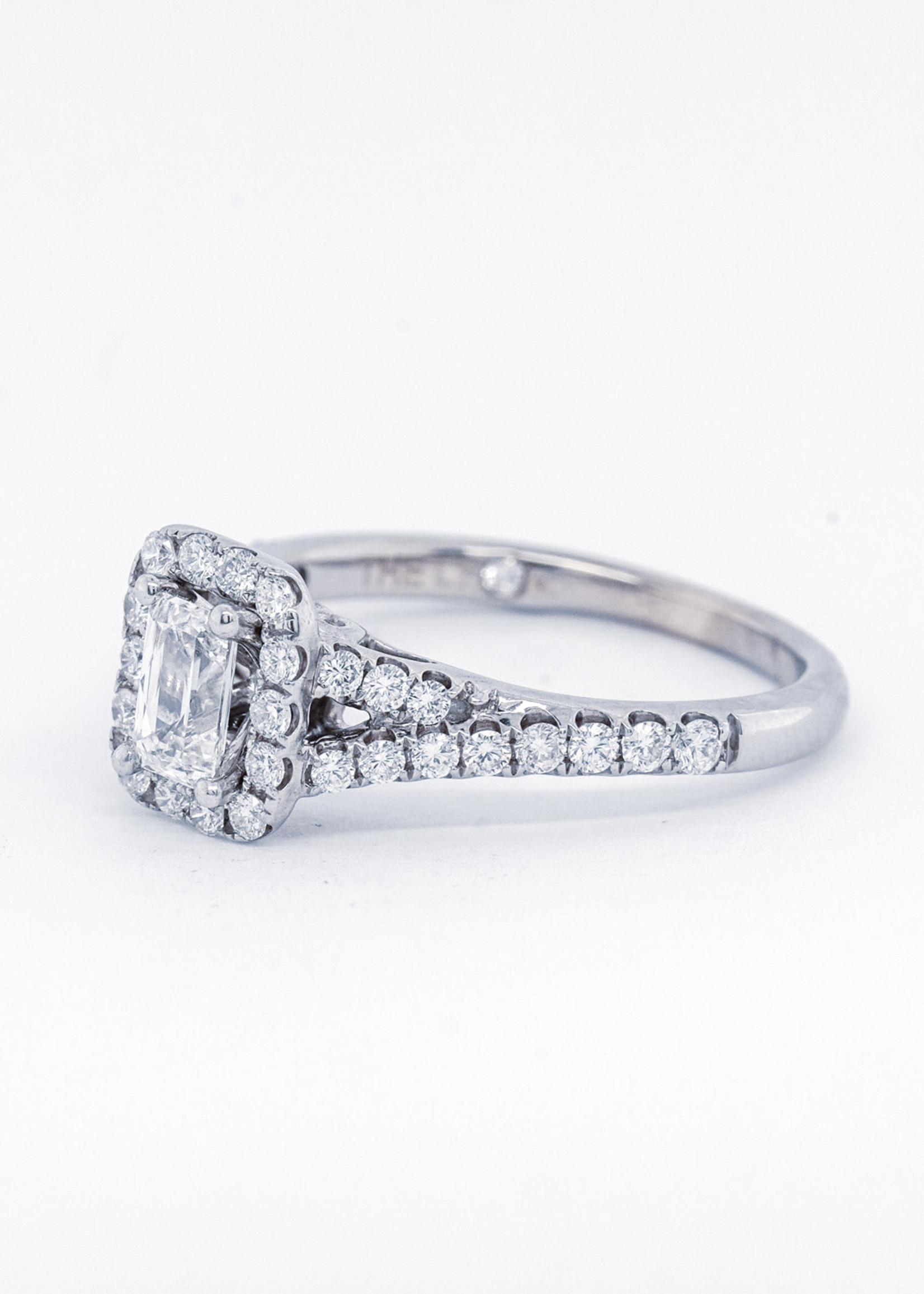 14KW 4.07g 1.25ctw (.47ctr) F/VS2 Emerald Cut Leo Diamond Halo Engagement Ring (6.75)