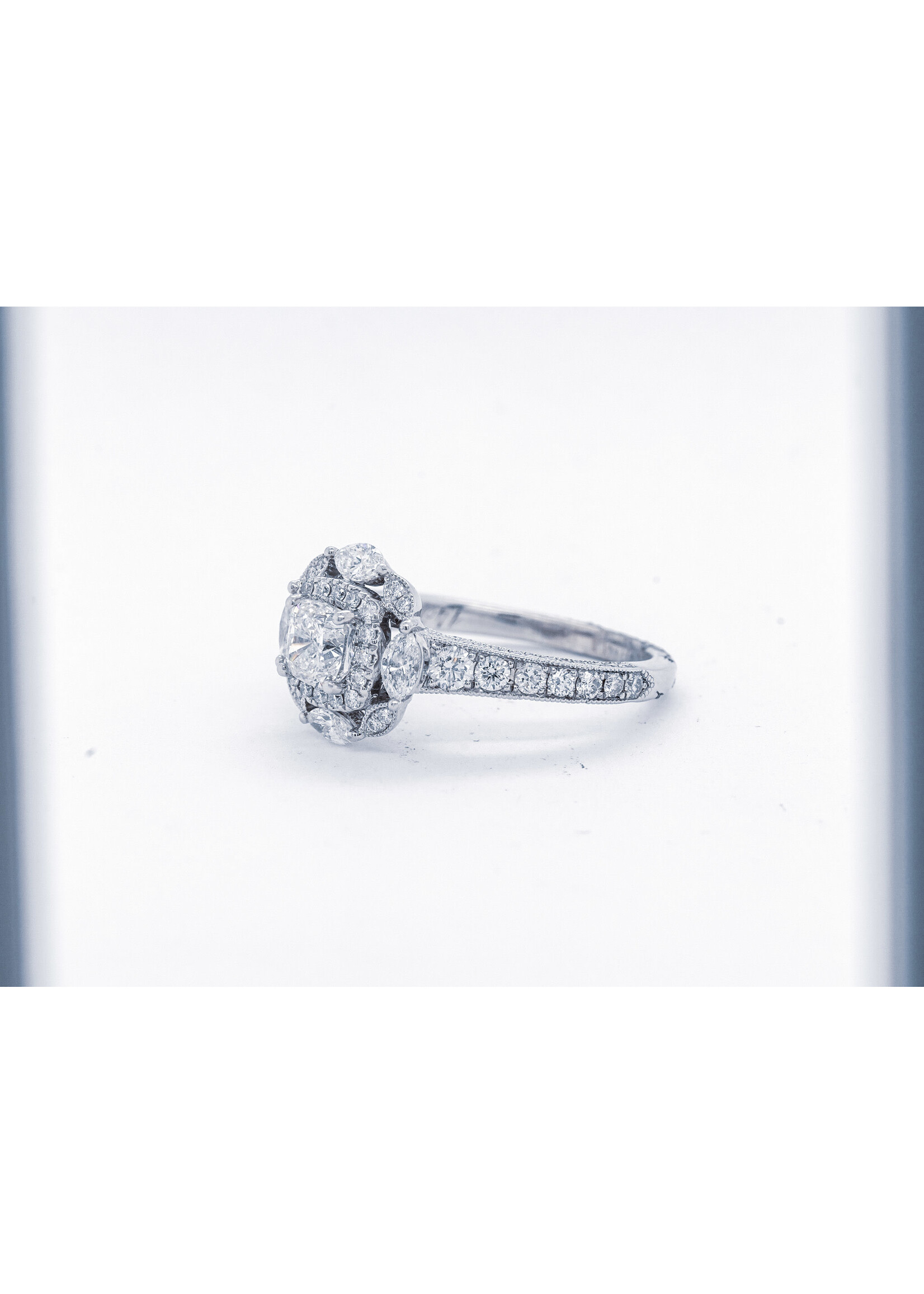 14KW 4.0g 1.73ctw (0.73ctr) G/SI2 Neil Lane Cushion Diamond Halo Engagement Ring (size 7)