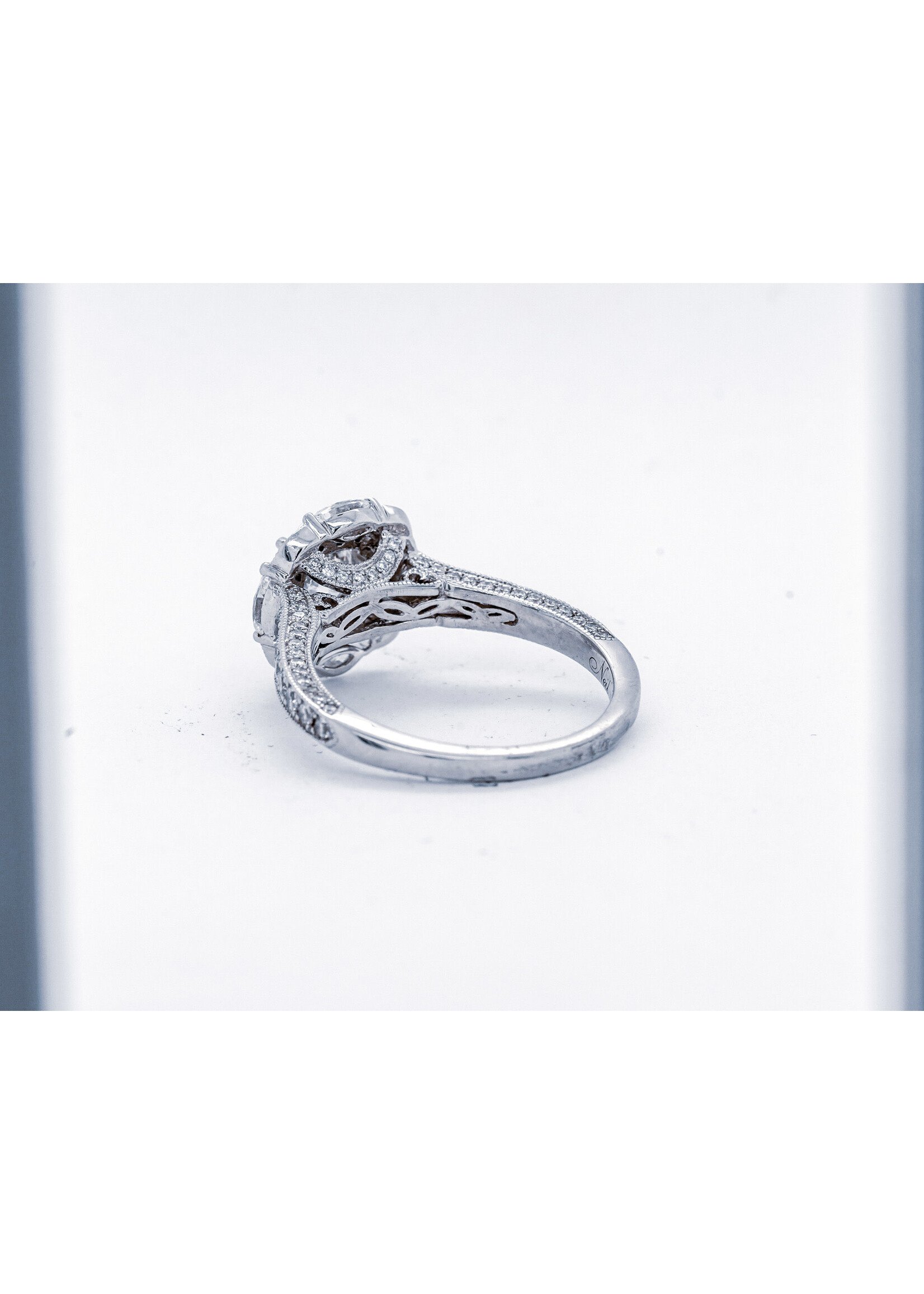 14KW 4.0g 1.73ctw (0.73ctr) G/SI2 Neil Lane Cushion Diamond Halo Engagement Ring (size 7)