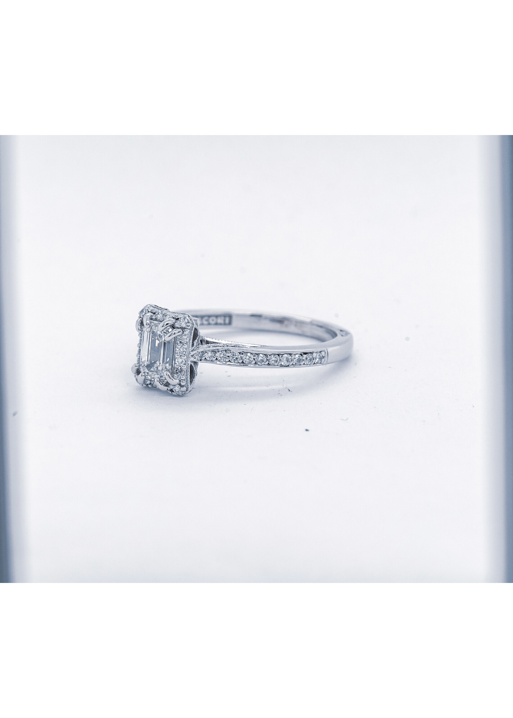 18KW 4.2g 1.10ctw (.72ctr) H/VS2 Emerald Cut Tacori Diamond Engagement Ring (size 6.5)