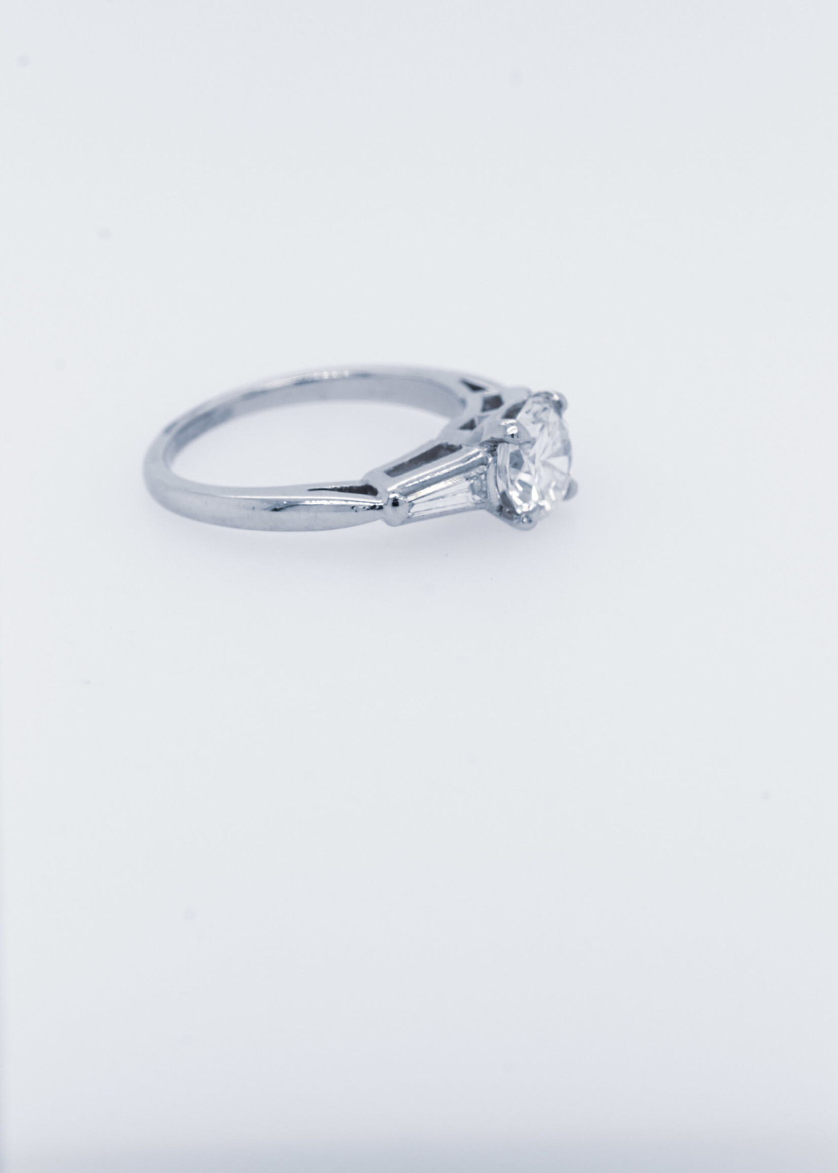 Platinum 1.34ctw (1.04ctr) H/SI2 Round Diamond & Baguette Engagement Ring (size 5.5)