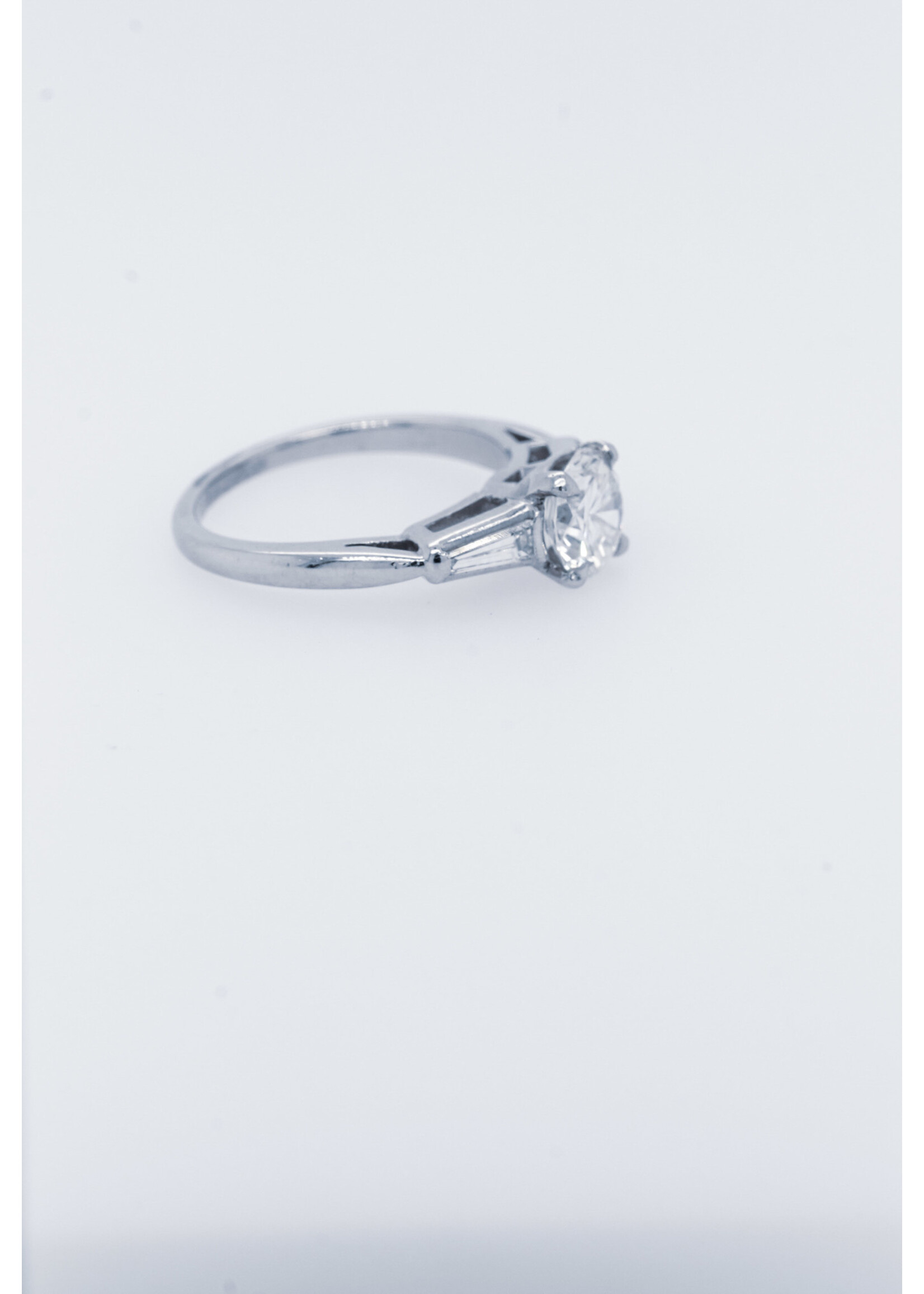 Platinum 1.34ctw (1.04ctr) H/SI2 Round Diamond & Baguette Engagement Ring (size 5.5)