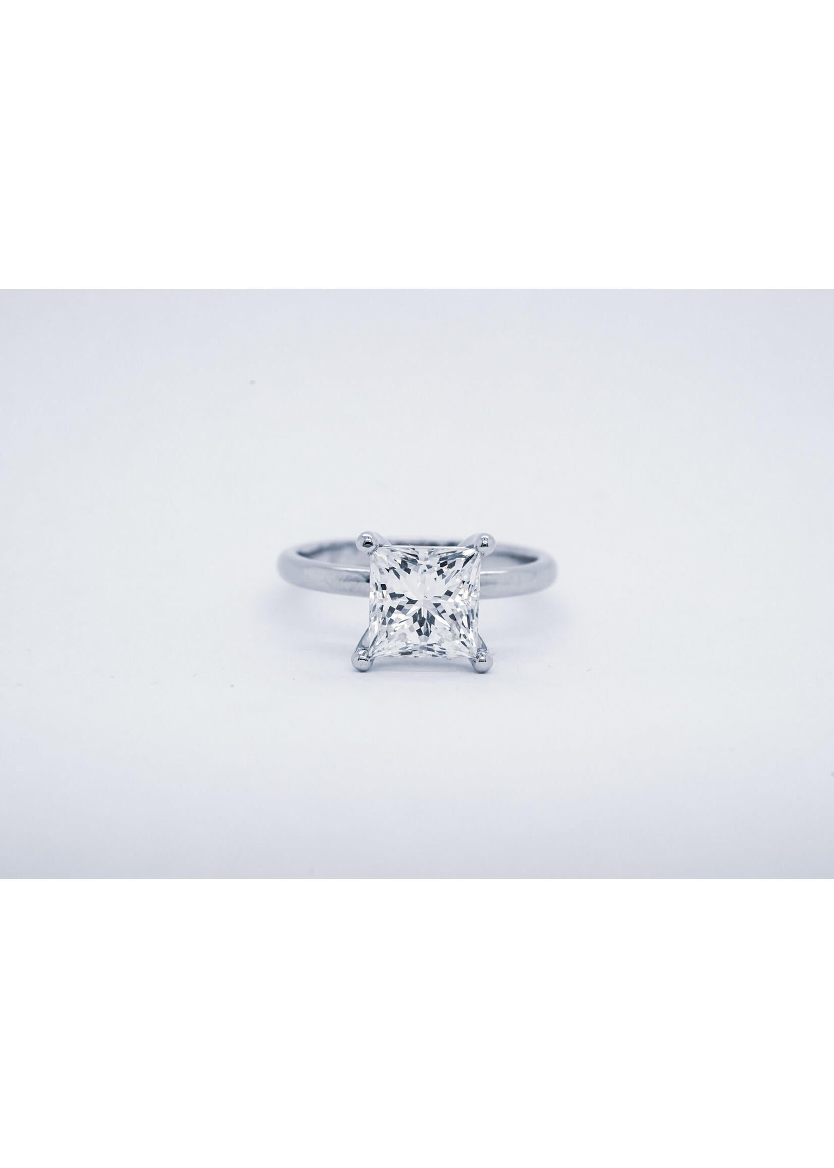 LETT- 14KW 4.05g 3.07ct I/SI2 Princess Cut Diamond Solitaire Engagement Ring (size 7.25)