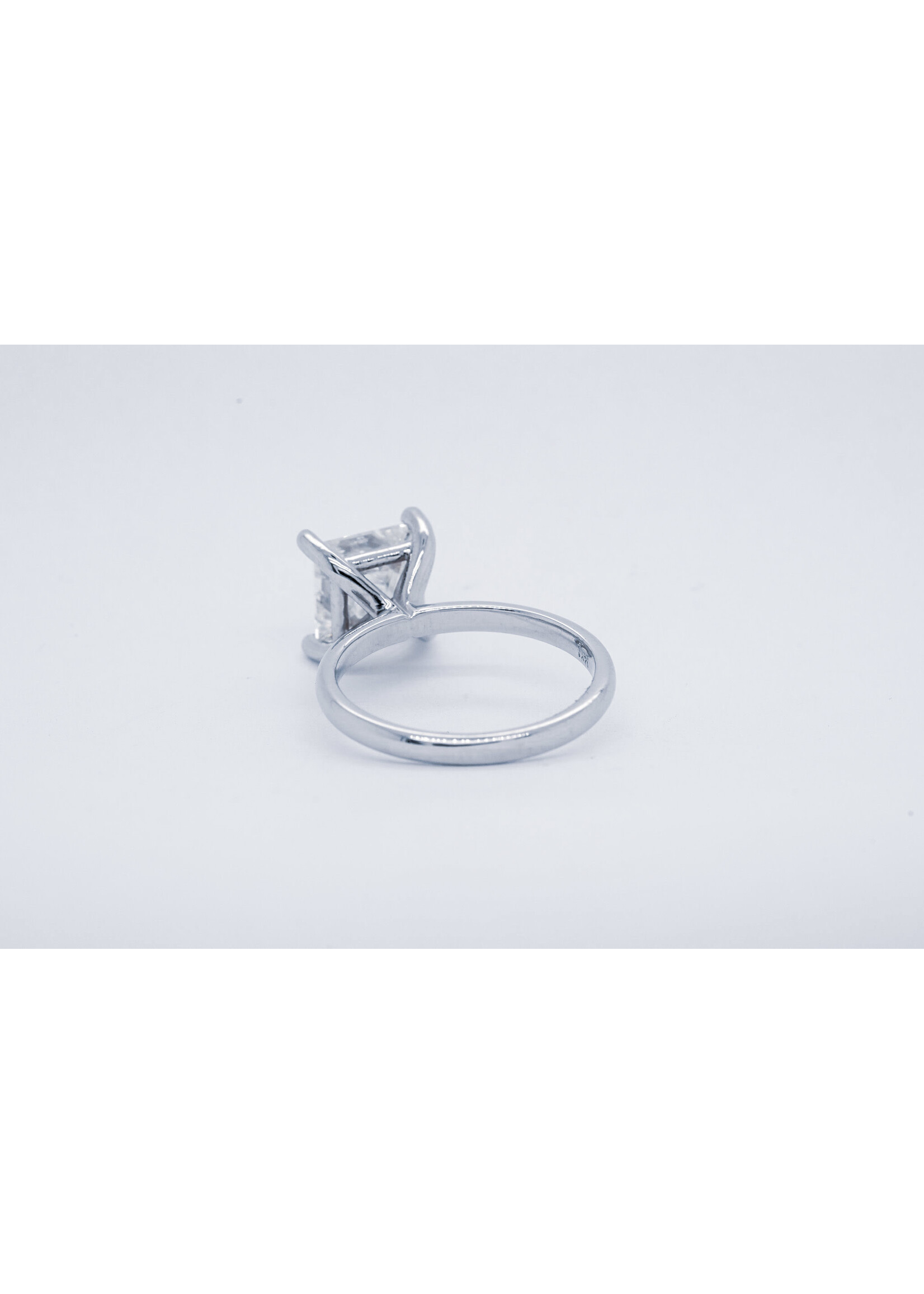 LETT- 14KW 4.05g 3.07ct I/SI2 Princess Cut Diamond Solitaire Engagement Ring (size 7.25)