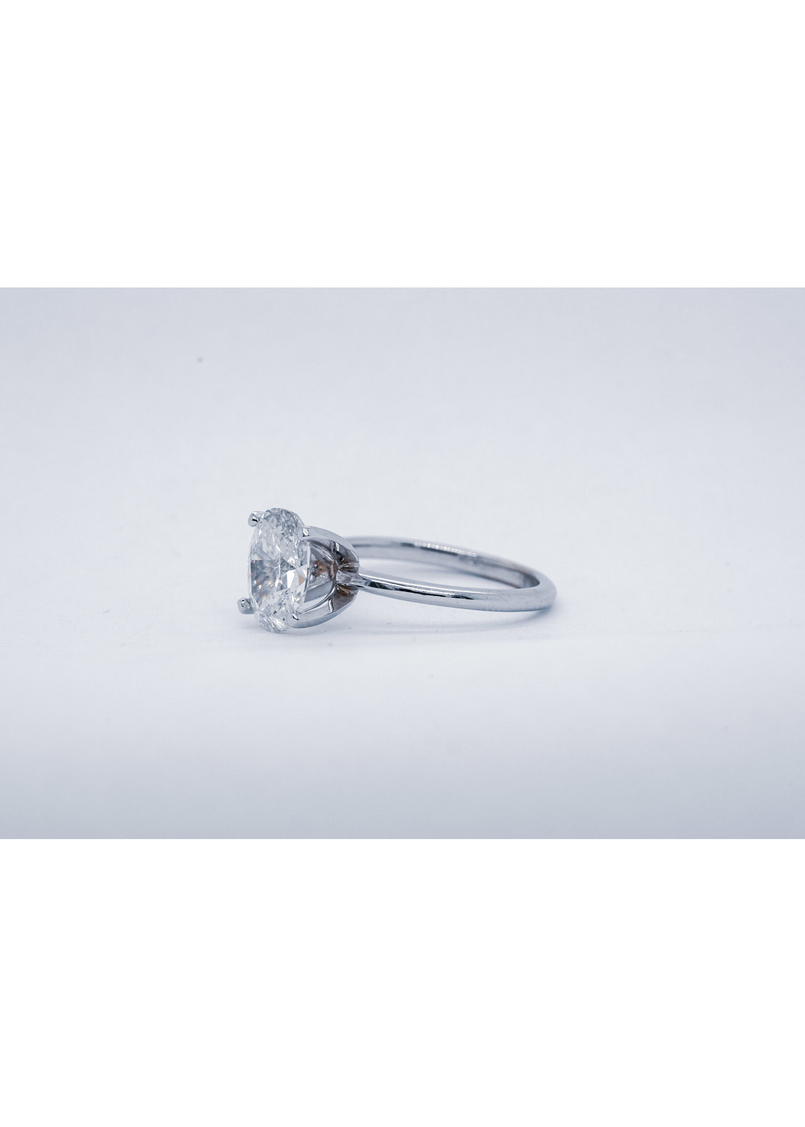 14KW 3.41g 2.42ctw (2.42ctr) G/SI2 Oval Diamond Solitaire Engagement Ring (size 7.5)