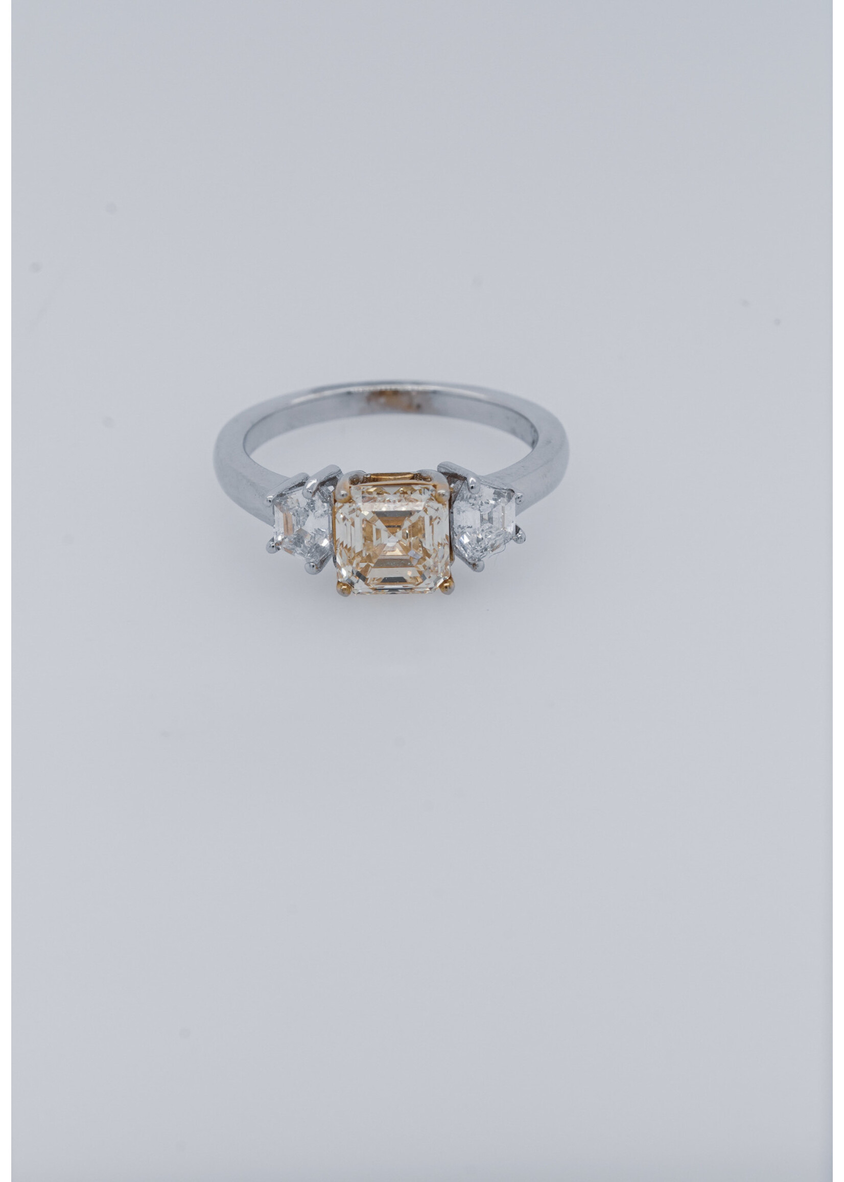 14/18KWY 3.76g 2.25ctw (1.70ctr) FLY/VS2 Asscher Diamond Three Stone Engagement Ring (size 6.75)