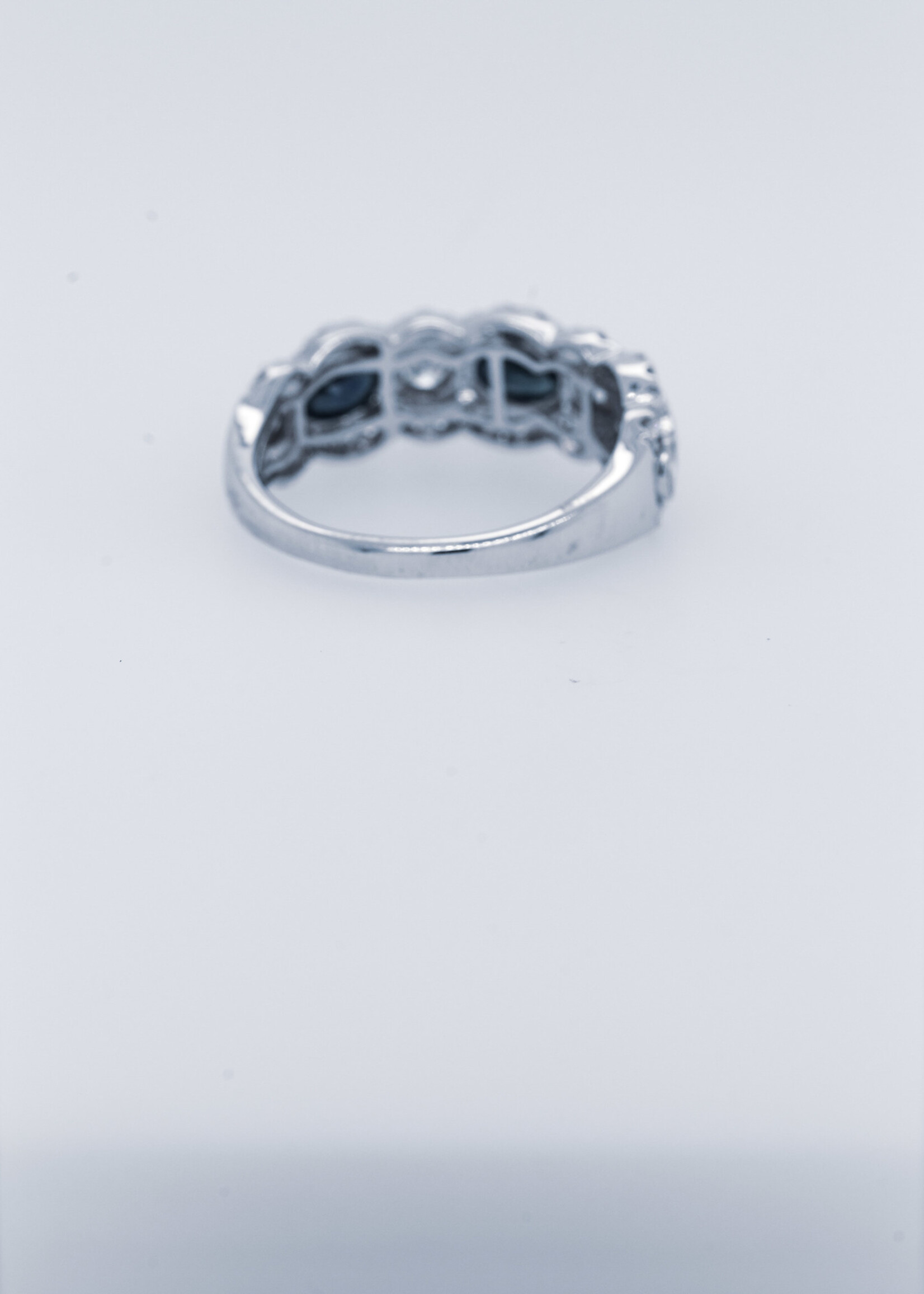 14KW 3.06g .65ctw Diamond .50ctw Sapphire Fashion Ring (size 7.25)