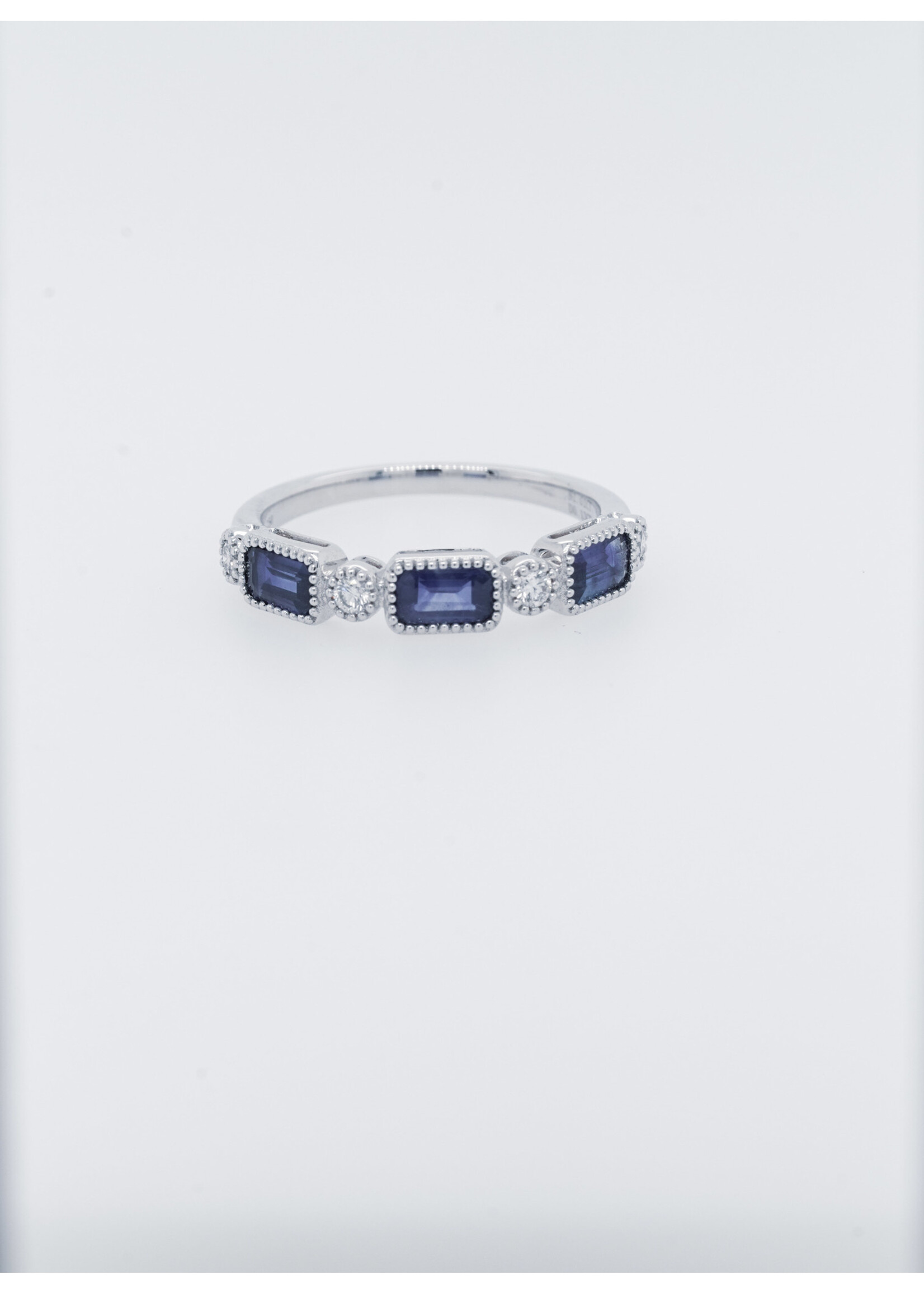 18KW 2.6g .12ctw Diamond 1.01ctw Sapphire Stackable Band (size 6.5)