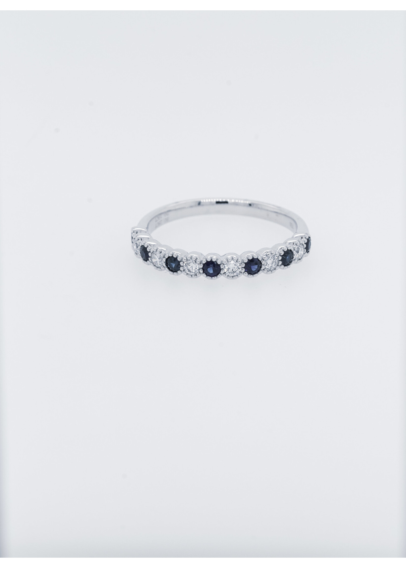 18KW 2.46g .19ctw Diamond .28ctw Blue Sapphire Stackable Ring (size 6.5)