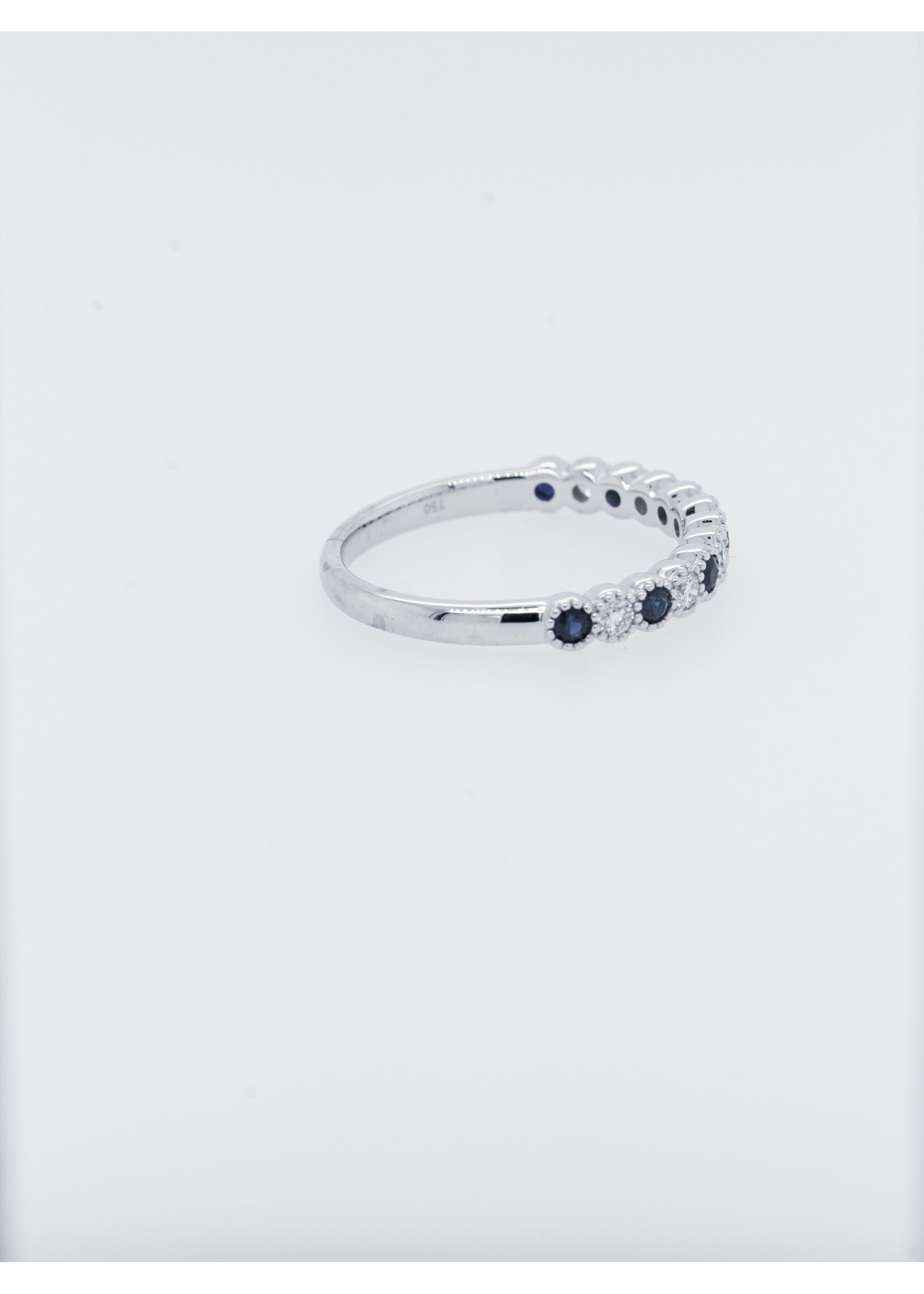 18KW 2.46g .19ctw Diamond .28ctw Blue Sapphire Stackable Ring (size 6.5)