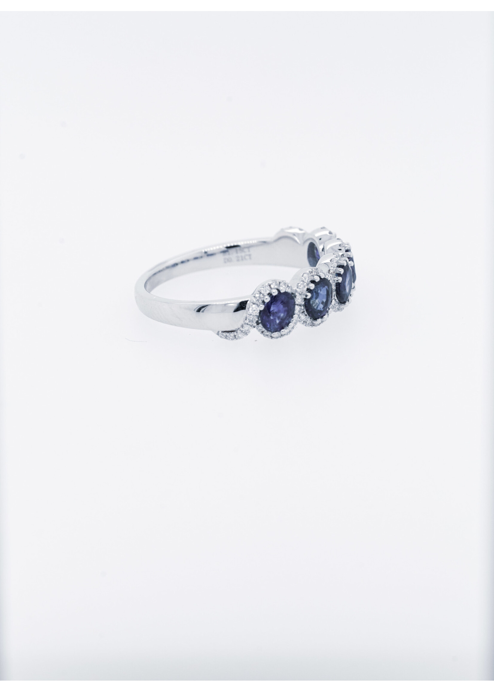 18KW 3.11g .21ctw Diamond 1.15ctw Blue Sapphire Stackable Ring (size 6.75)