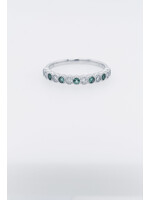 18KW 2.53g .21ctw Diamond .21ctw Emerald Stackable Ring (size 6.5)