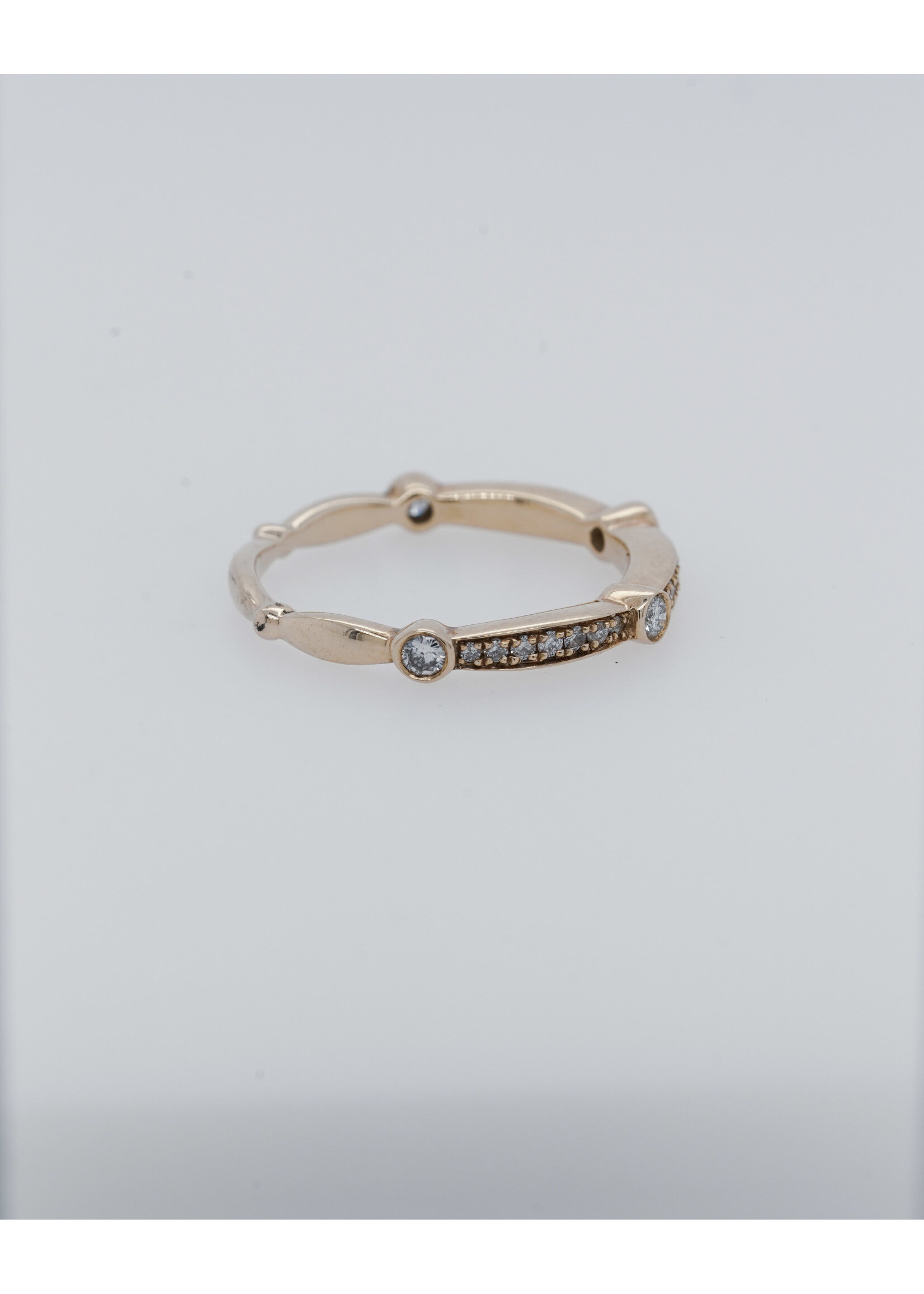 14KY 2.4g .30tw Diamond Stackable Band (size 7)