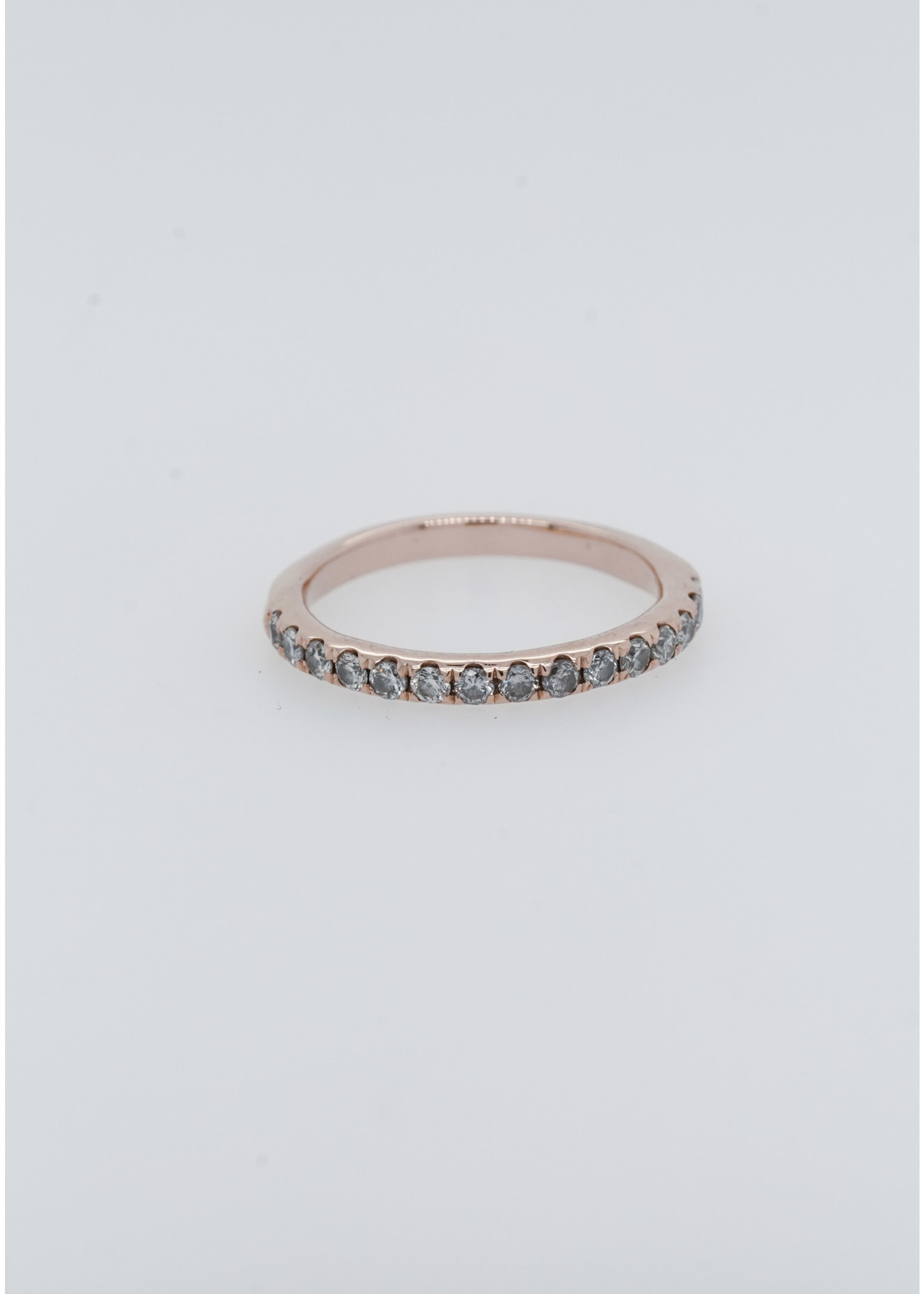 14KR 1.94g .40ctw Diamond Shared Prong Stackable Band (size 6)