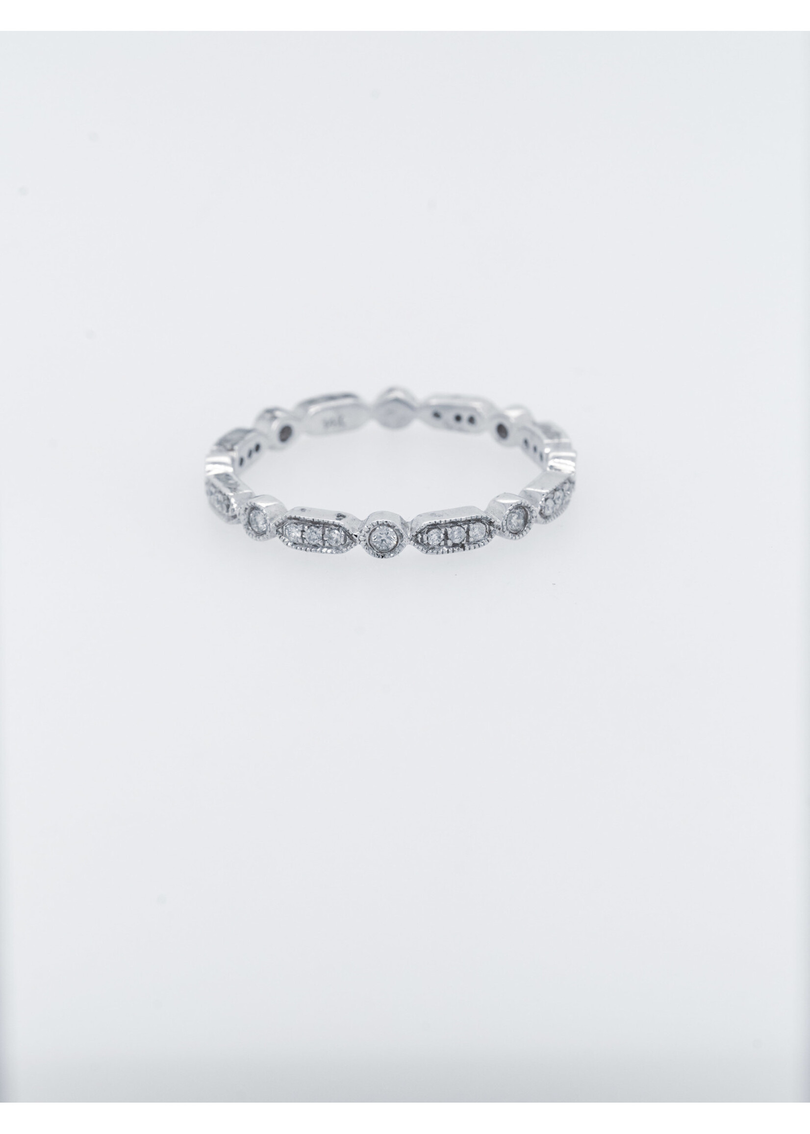 14KW 1.7g .24ctw Diamond Stackable Band (size 7)