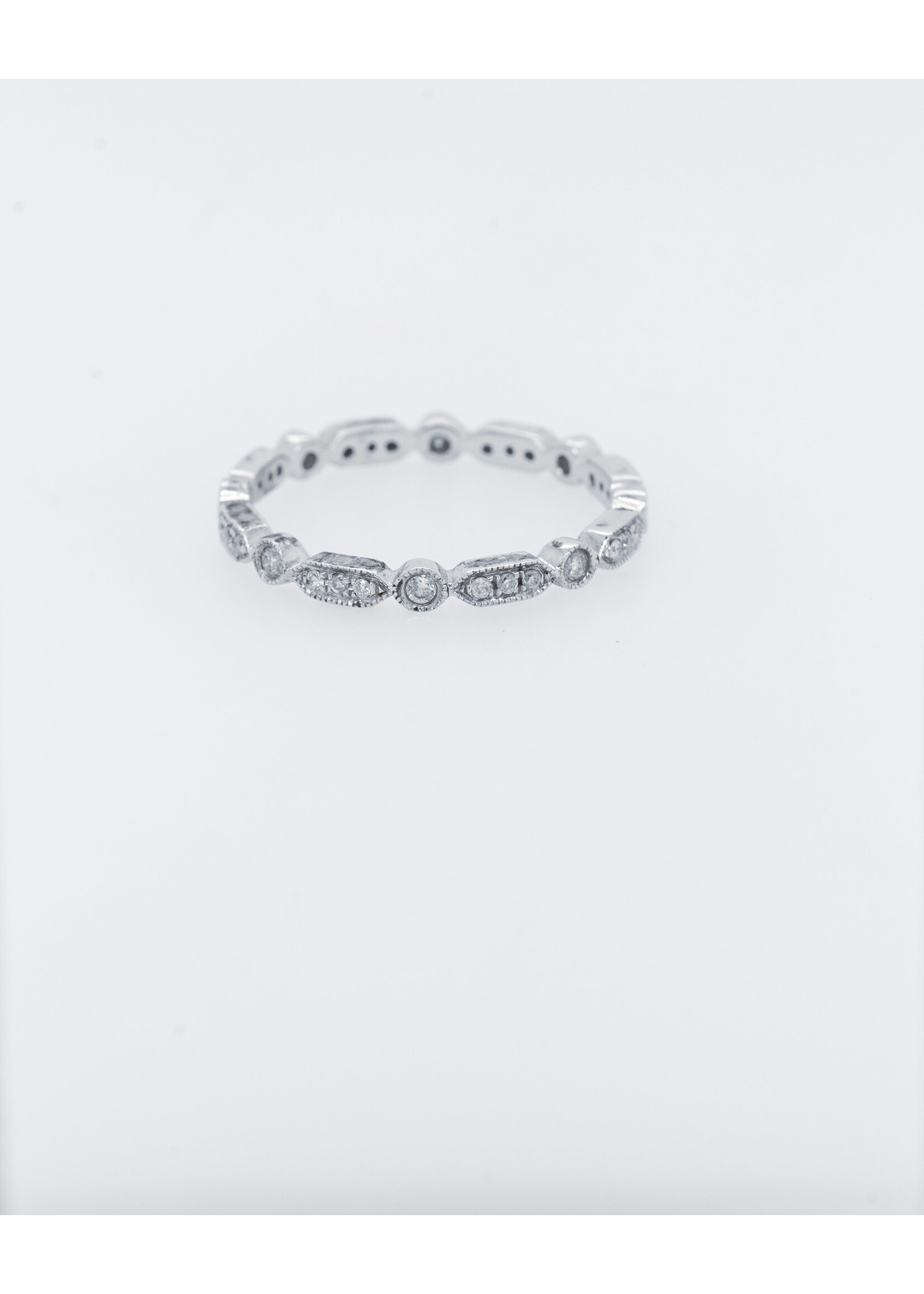 14KW 1.7g .24ctw Diamond Stackable Band (size 7)