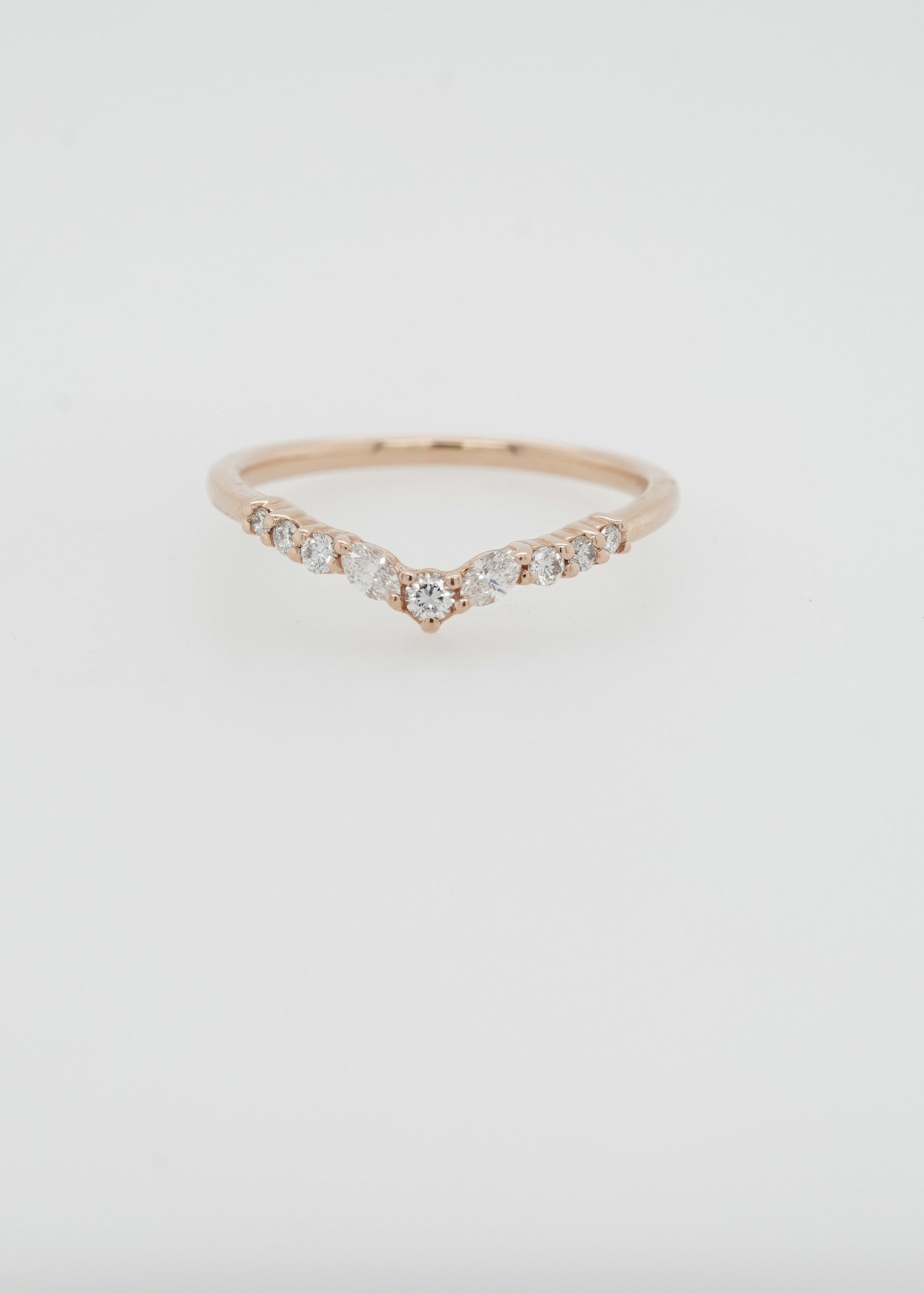 14KR 1.77g .20ctw Diamond Stackable V-Band (size 7.75)