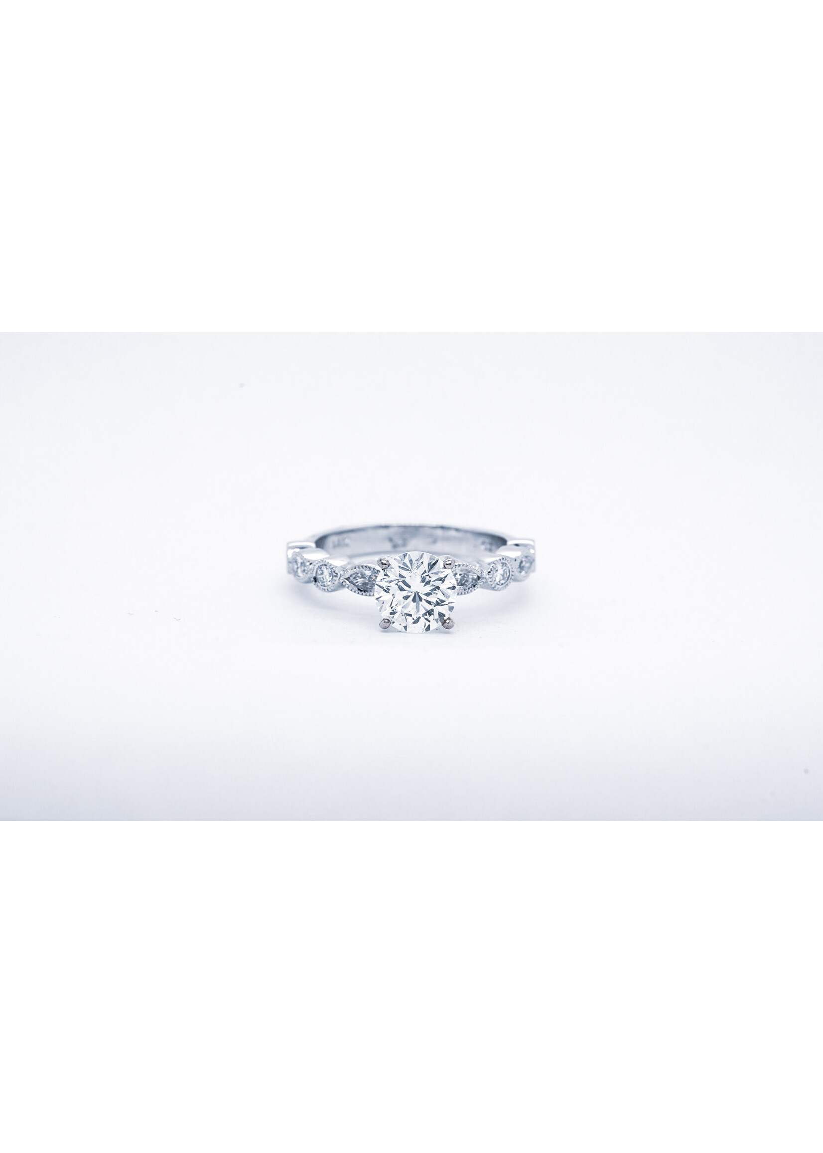 14KW 4.01g 2.11ctw (1.46ctr) I/SI2 Round Leo Diamond Engagement Ring (size 6.5)