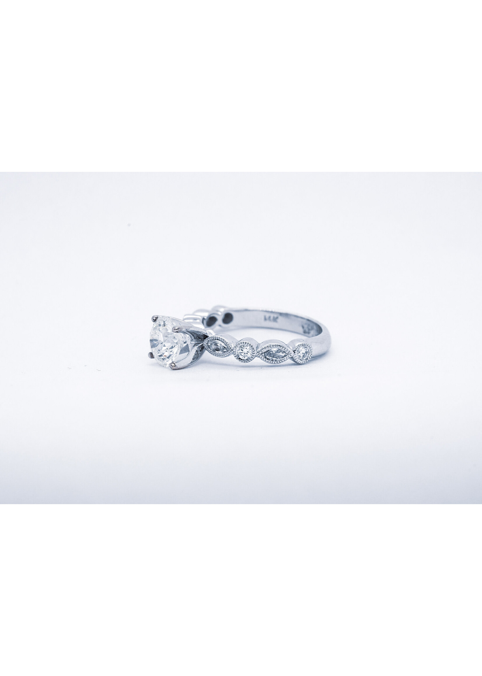 14KW 4.01g 2.11ctw (1.46ctr) I/SI2 Round Leo Diamond Engagement Ring (size 6.5)