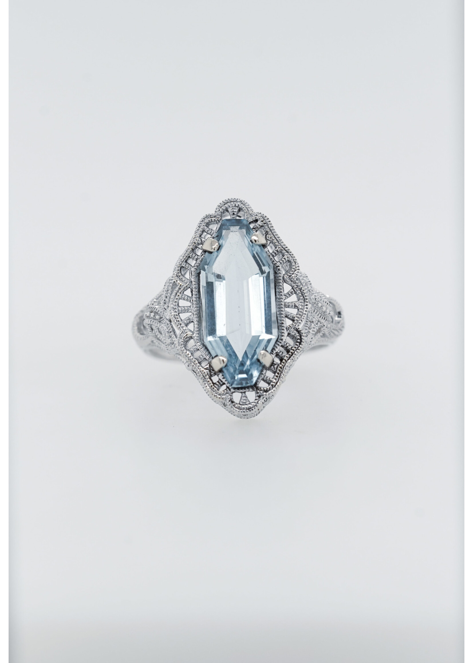 ALE- 14KW 4.53g Trufili Blue Topaz Fashion Ring (size 7)