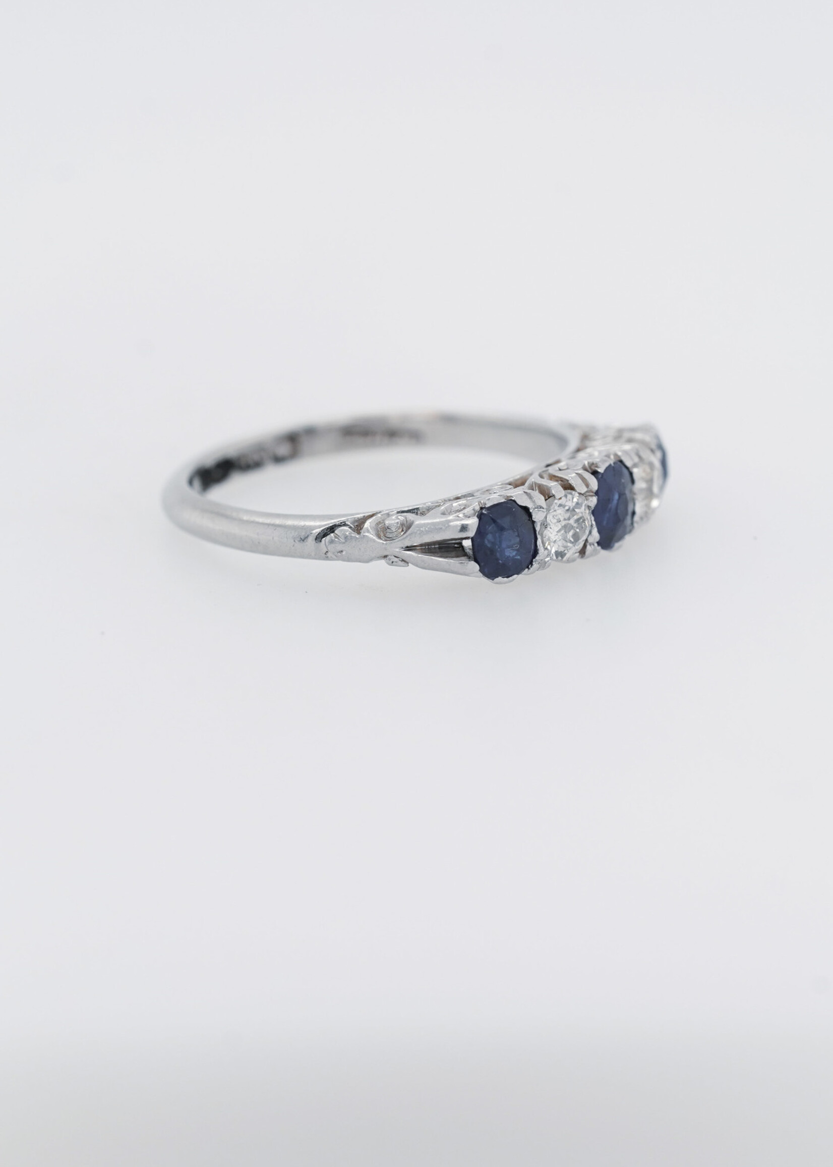 18KW 3.46g 1.40ctw No Heat GIA Sapphires & Diamond Antique Ring (size 6.75)
