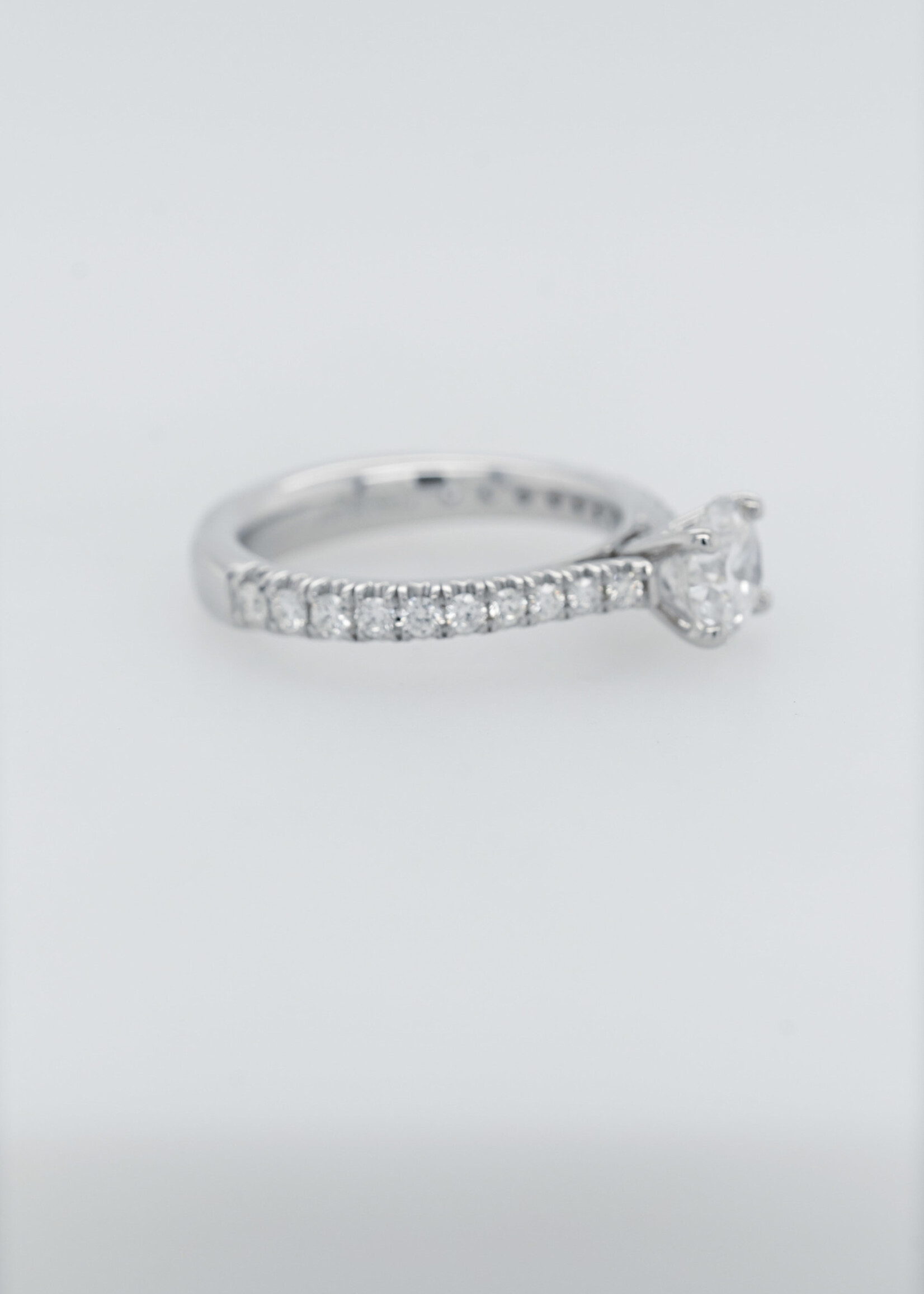 Platinum 8.13g 1.76ctw (1.26ctr) E/SI2 Old European Cut Diamond Engagement Ring (size 7)