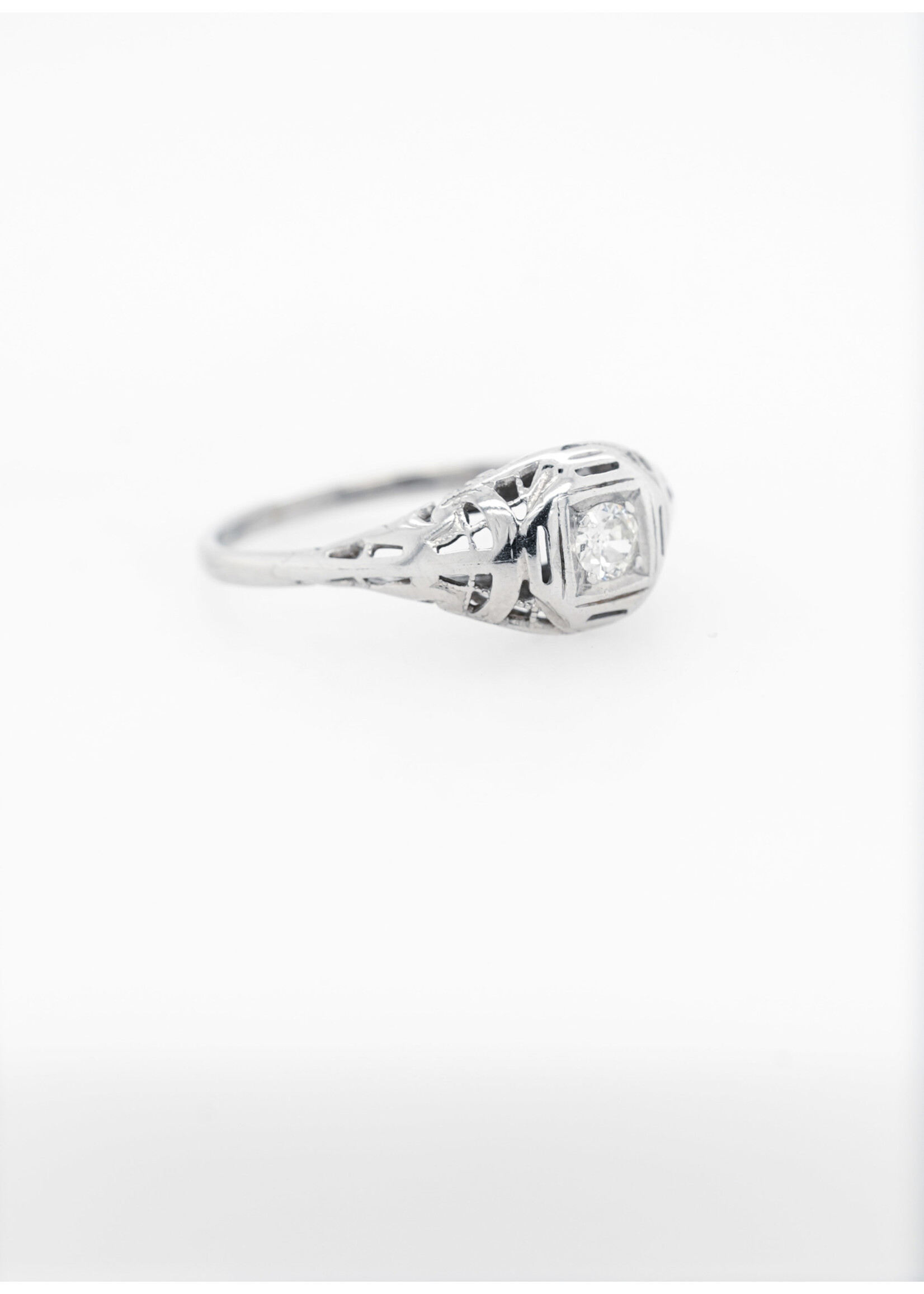 14KW 2.46g  .18ct J/SI1 Old European Cut Diamond Antique Ring (size 8)