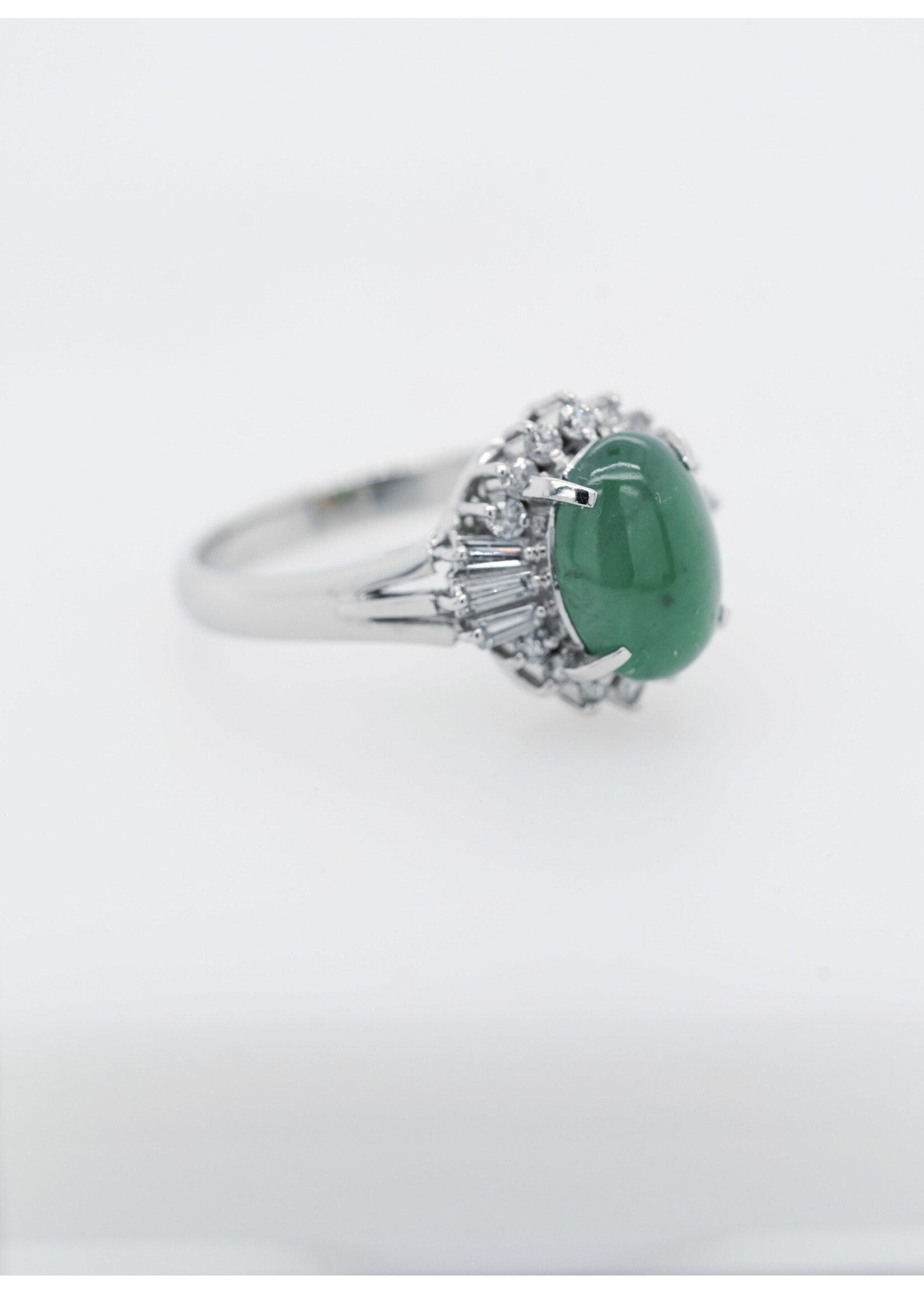 Platinum 7.50g 3.88ctw (3.38ctr) Jade & Diamond Estate Ring (size 7.5)