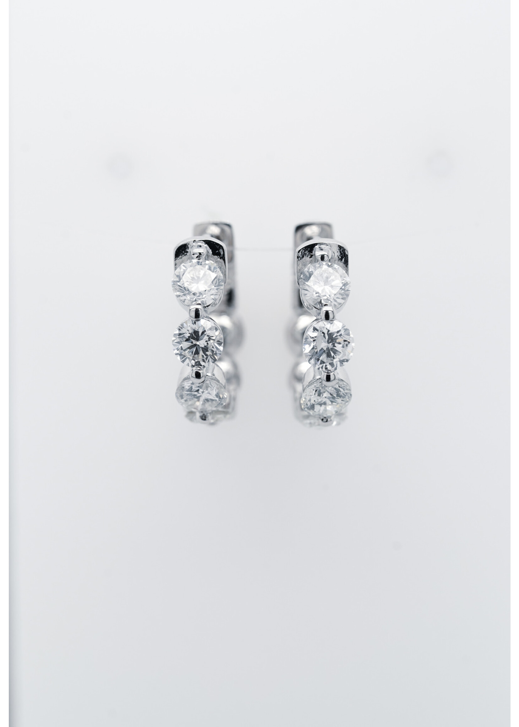 14KW 4.70g 2.00ctw Diamond Huggie Hoop Earrings