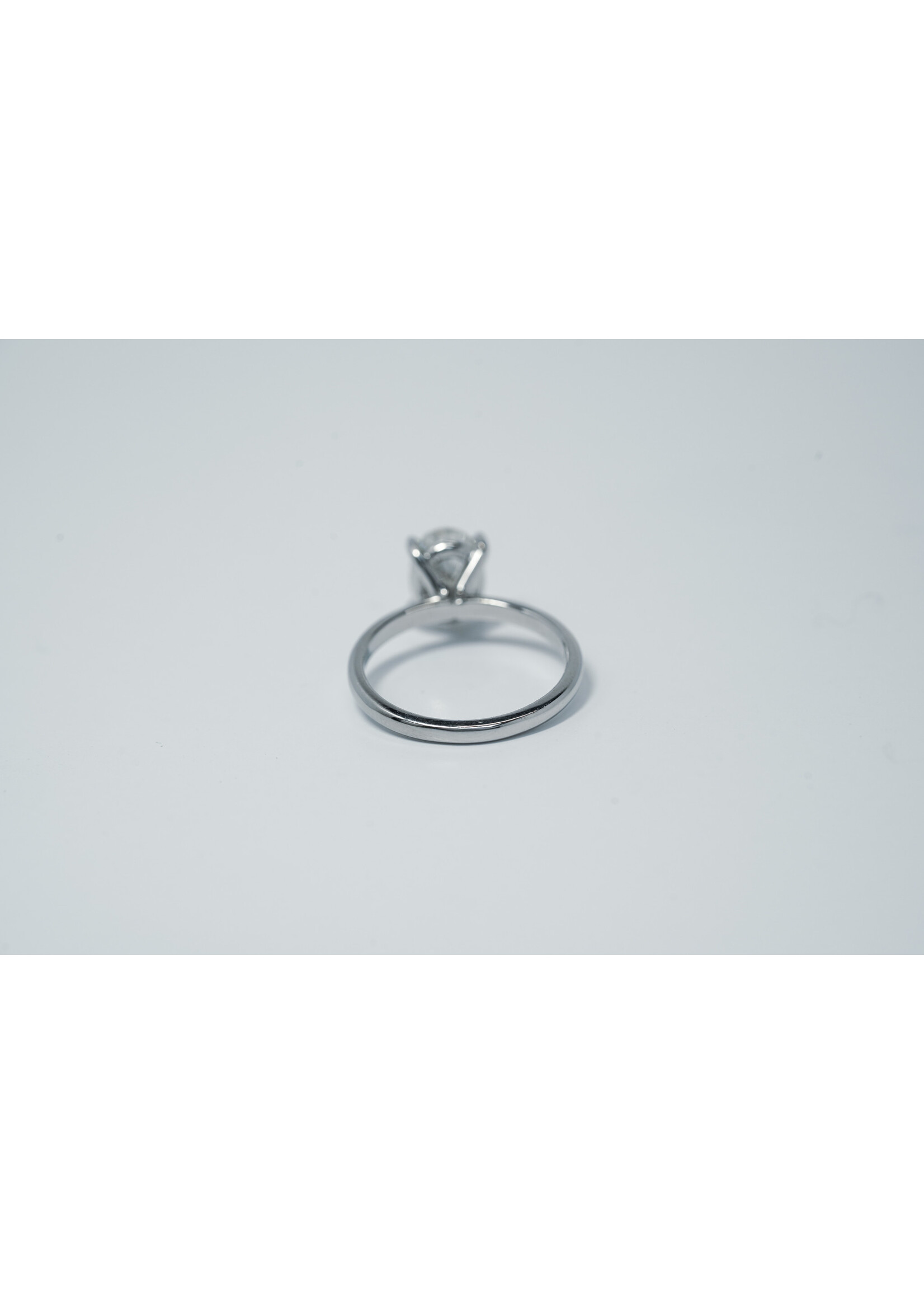 14KW 2.68g 2.01ct I/SI1 GIA Oval Solitaire Engagement Ring (size 7)