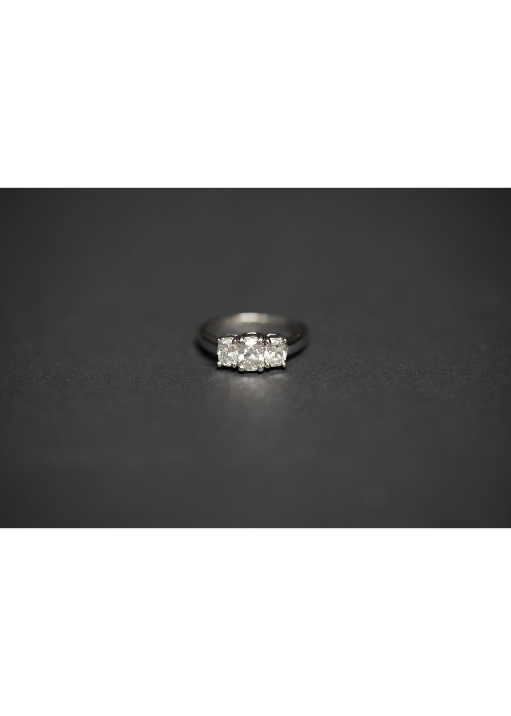 14KW 4.6g 1.75ctw (.75ctr) I/SI1 Cushion Diamond Three Stone Ring (size 7.5)