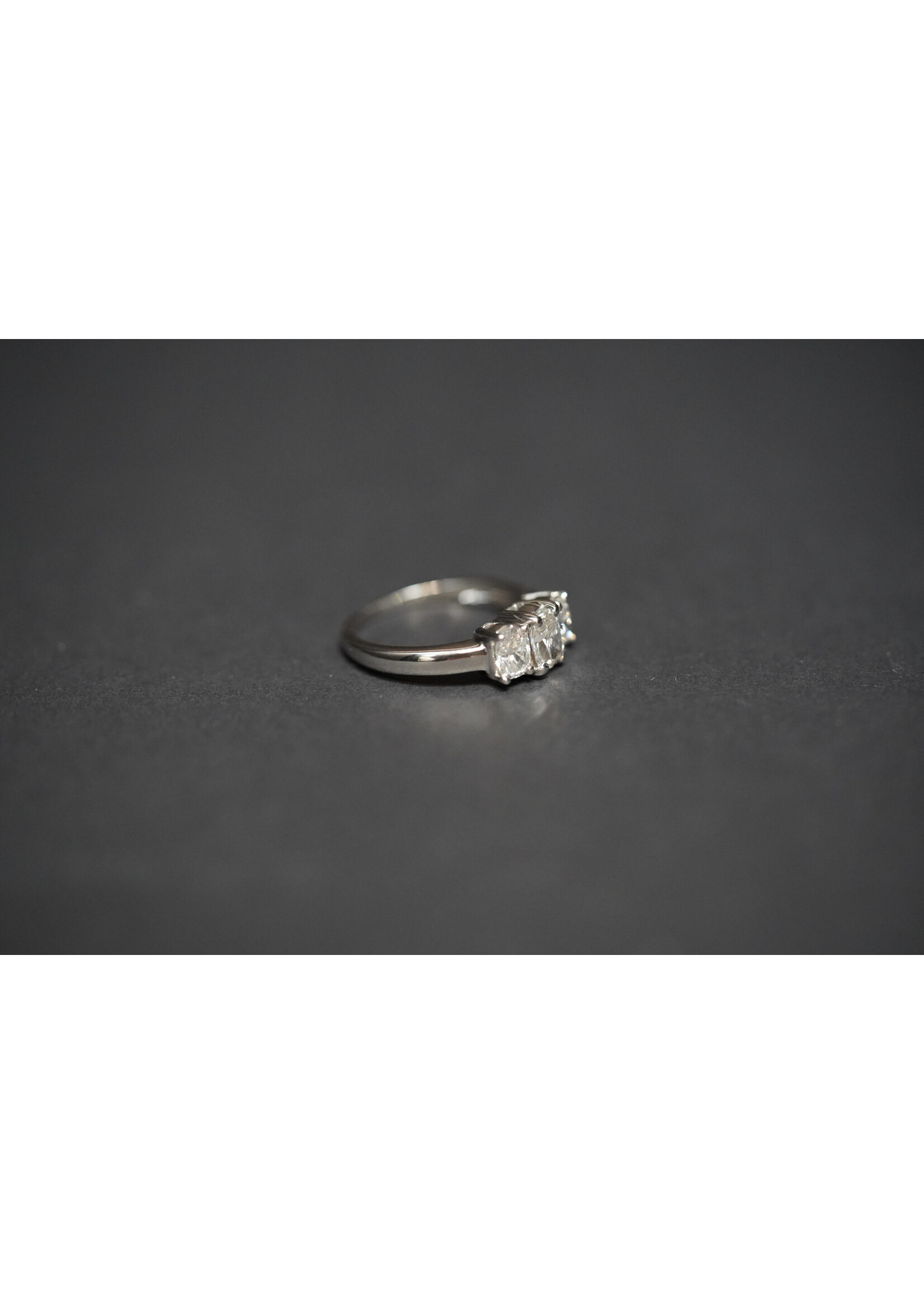 14KW 4.6g 1.75ctw (.75ctr) I/SI1 Cushion Diamond Three Stone Ring (size 7.5)