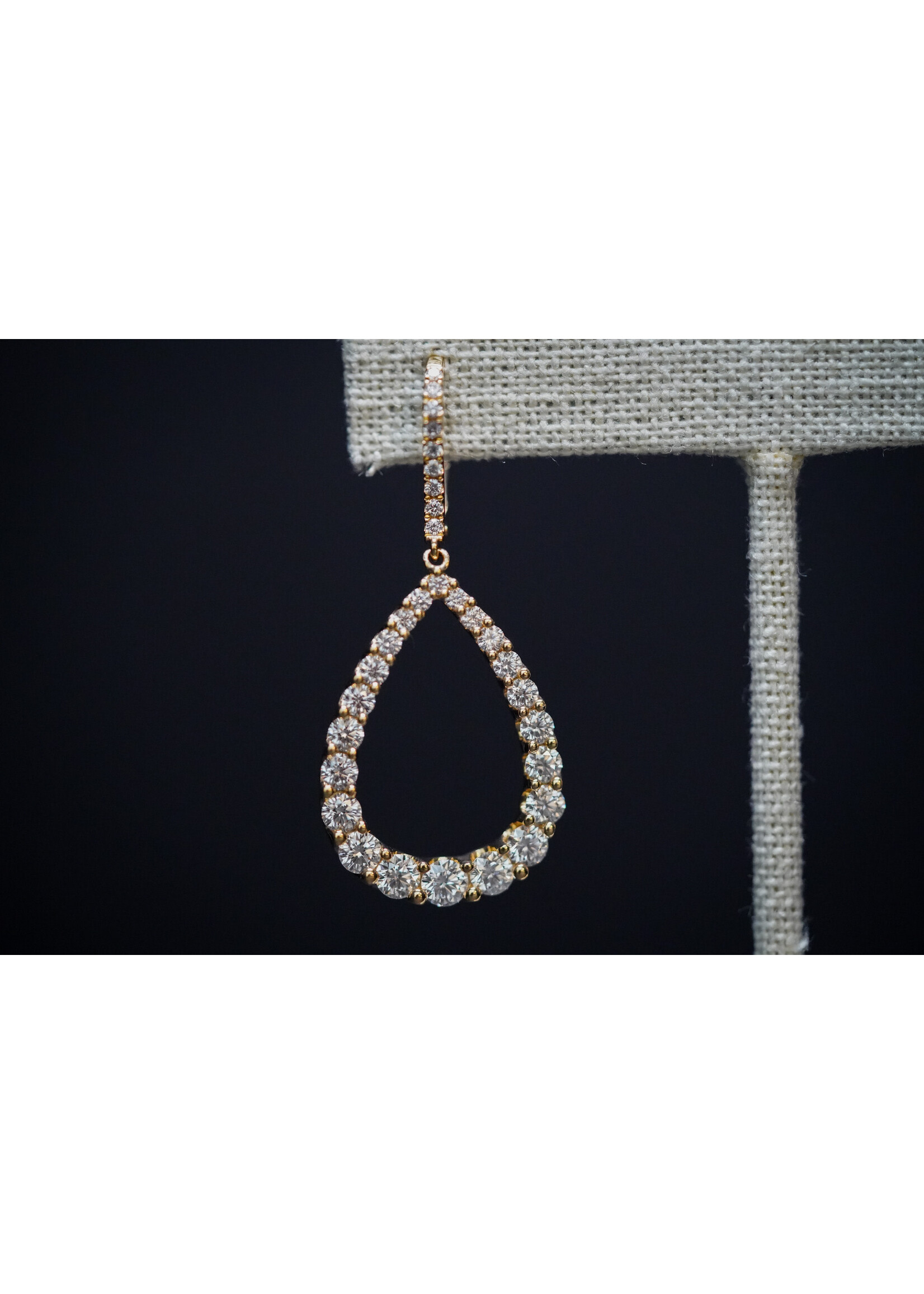 18KY 6.11g 3.51ctw Pear Shape Diamond Drop Earrings