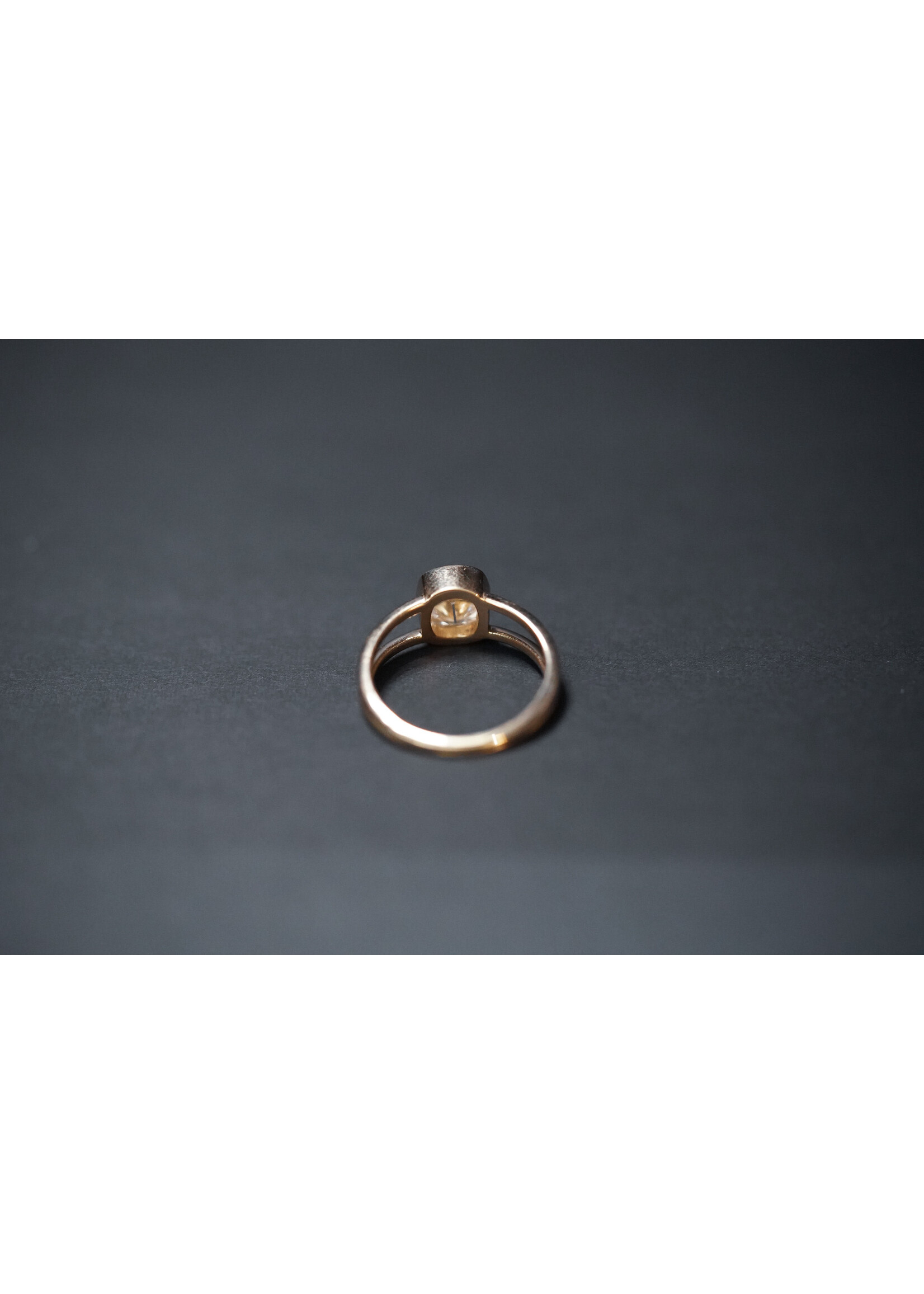14KY 3.52g 1.51ct H/VS1 GIA Cushion Diamond Ring (size 7)