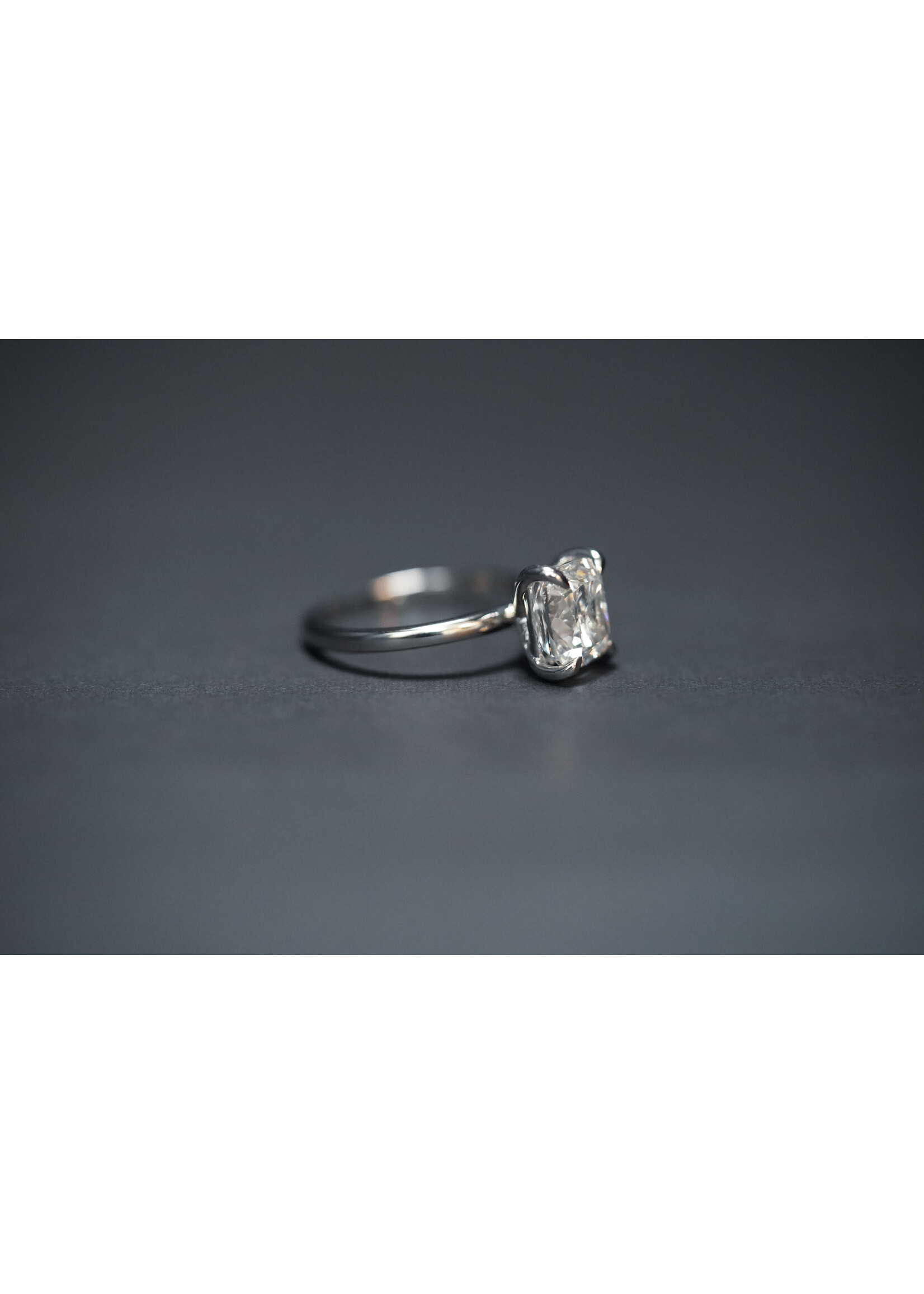 14KW 3.38g 3.02ct E/SI1 GIA Cushion Diamond Solitaire Engagement Ring (size 7)