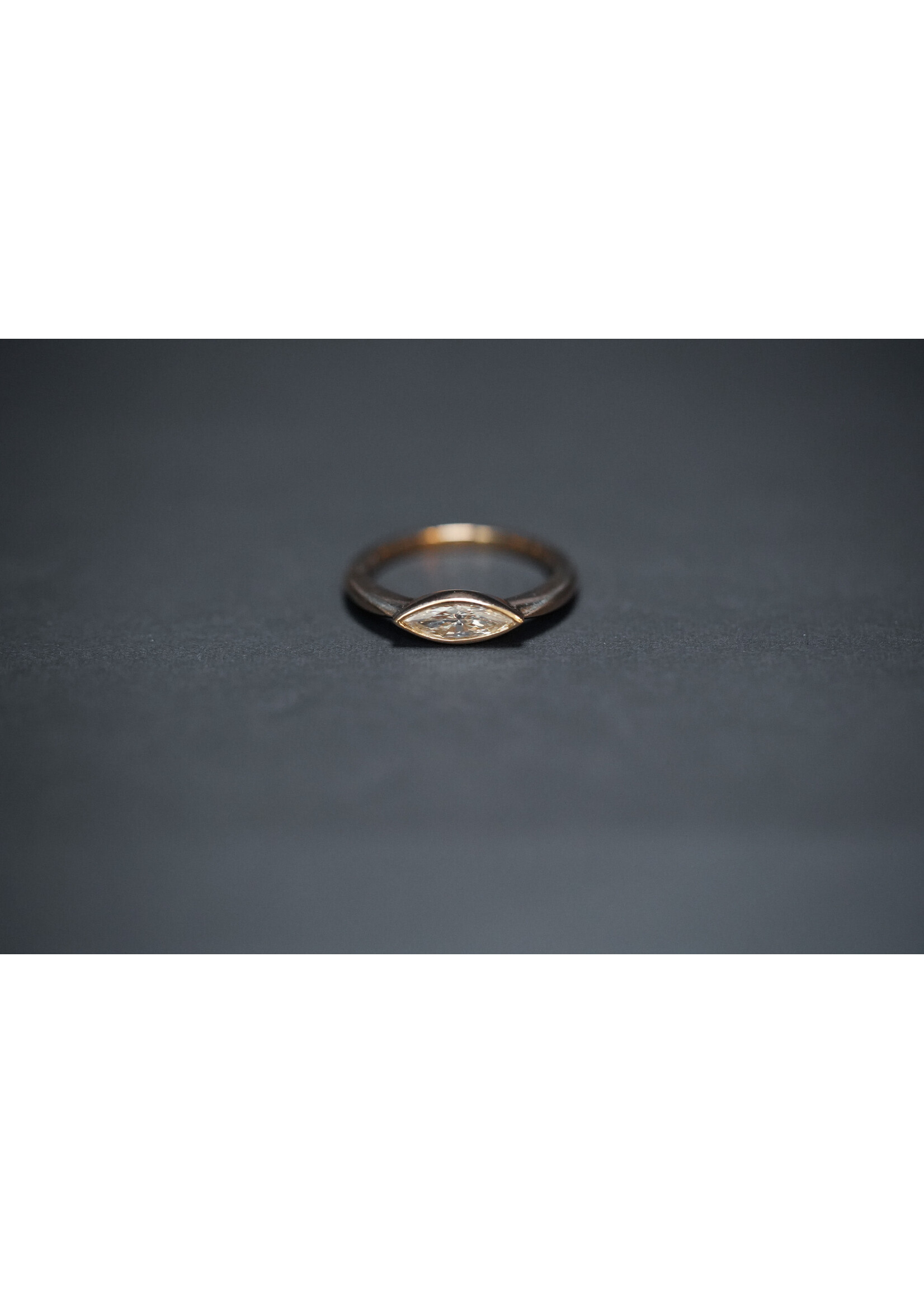 14KY 3.43g .49ct J/VS2 Marquise Diamond Bezel Fashion Ring (size 7)