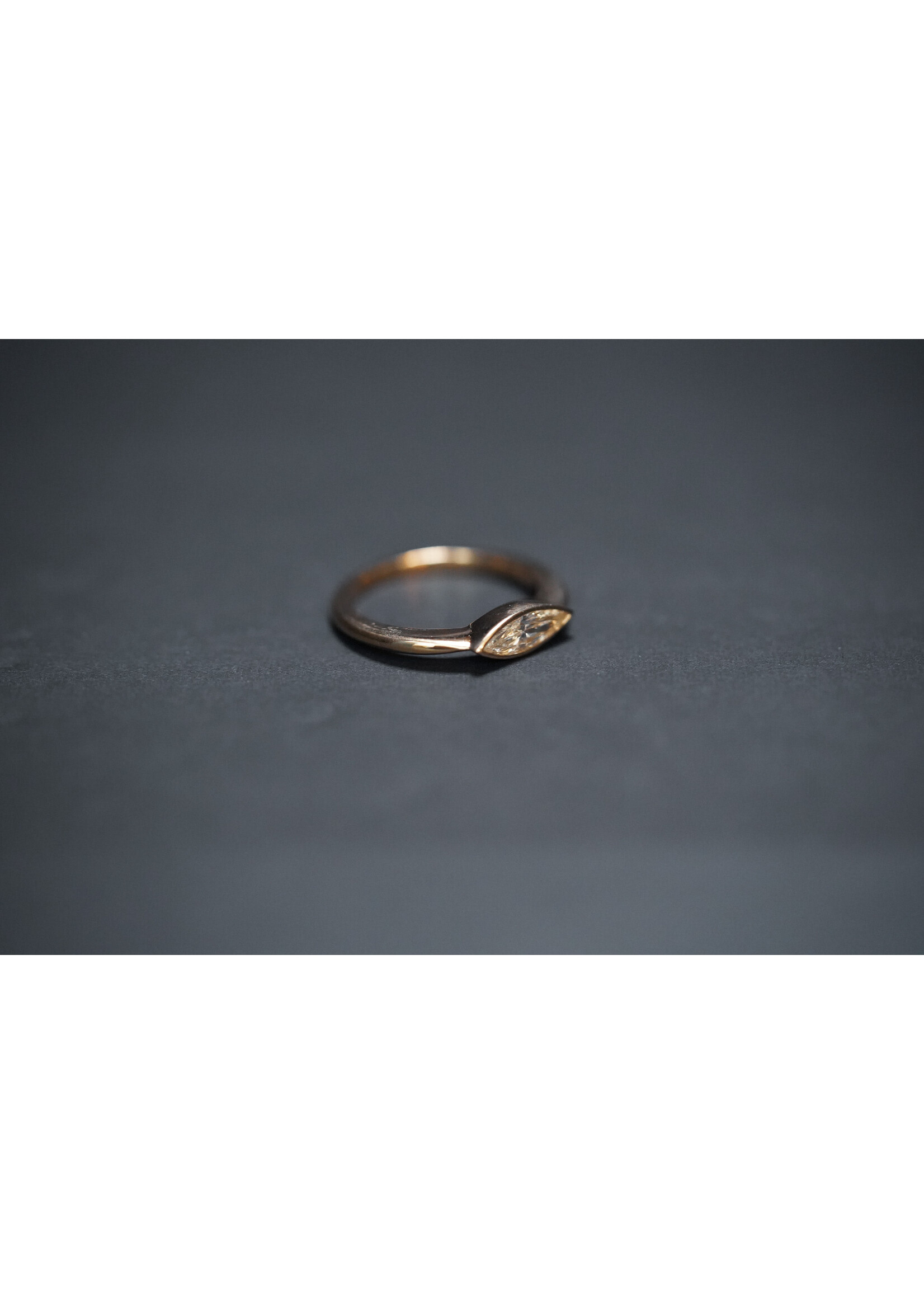 14KY 3.43g .49ct J/VS2 Marquise Diamond Bezel Fashion Ring (size 7)