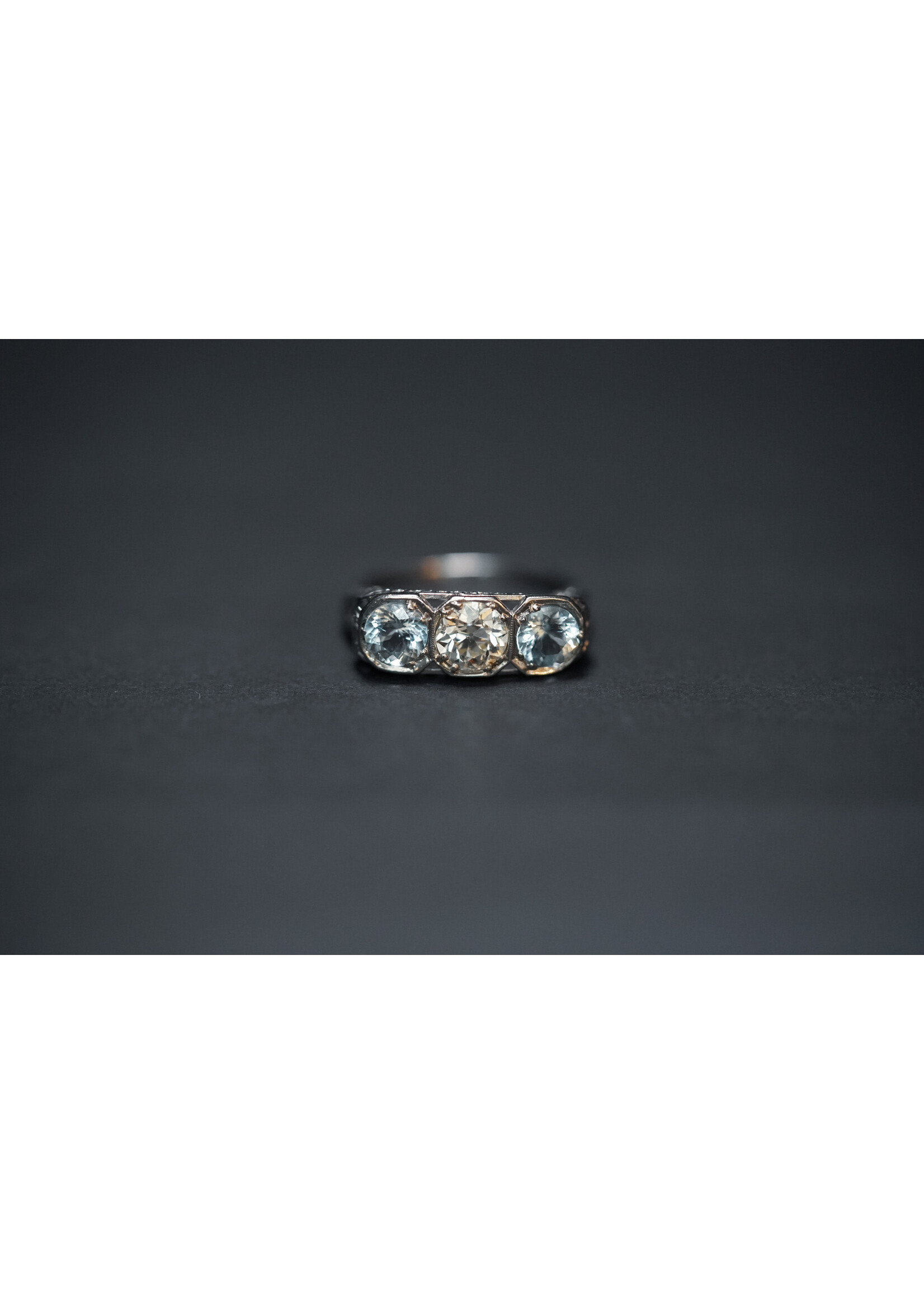 Platinum 5.48g 2.25ctw Diamond & Aquamarine Antique 3-Stone Ring (size 8.5)