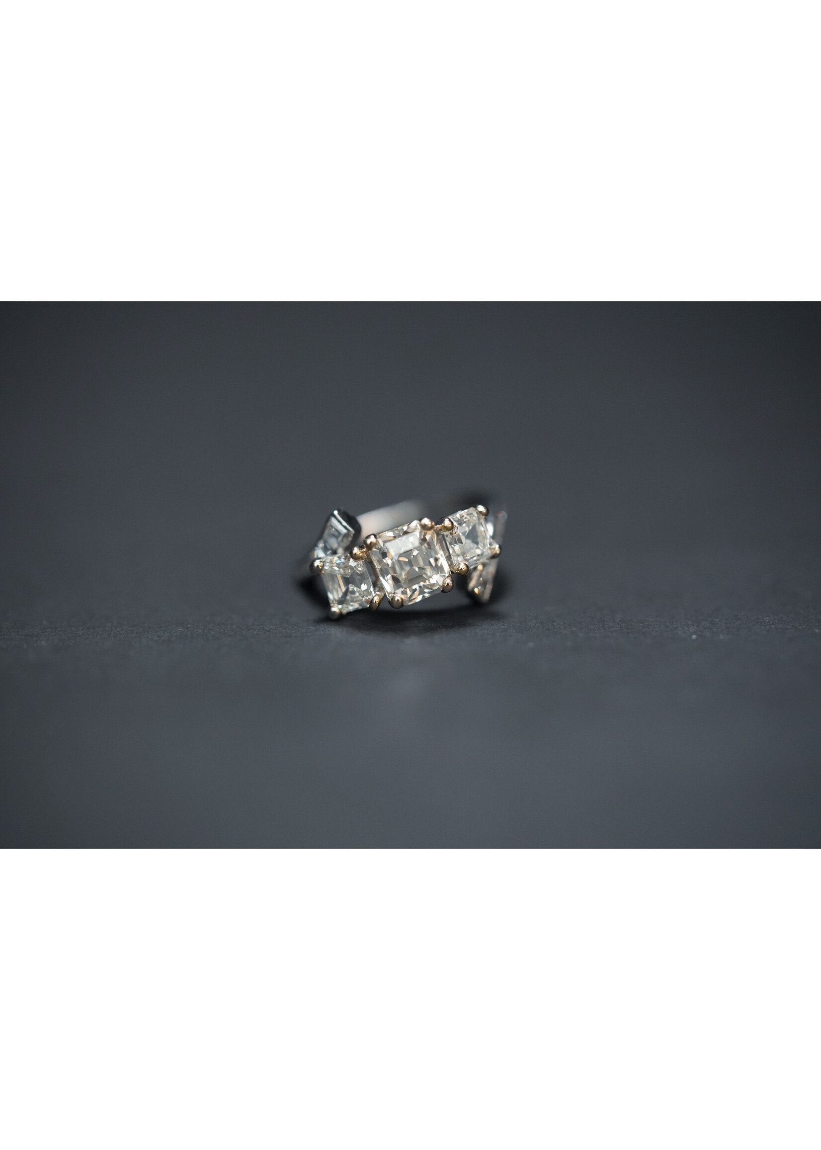 Platinum 5.16g 2.89ctw (1.65ctr) K/VS1 Asscher Diamond Three Stone Ring (size 5.5)