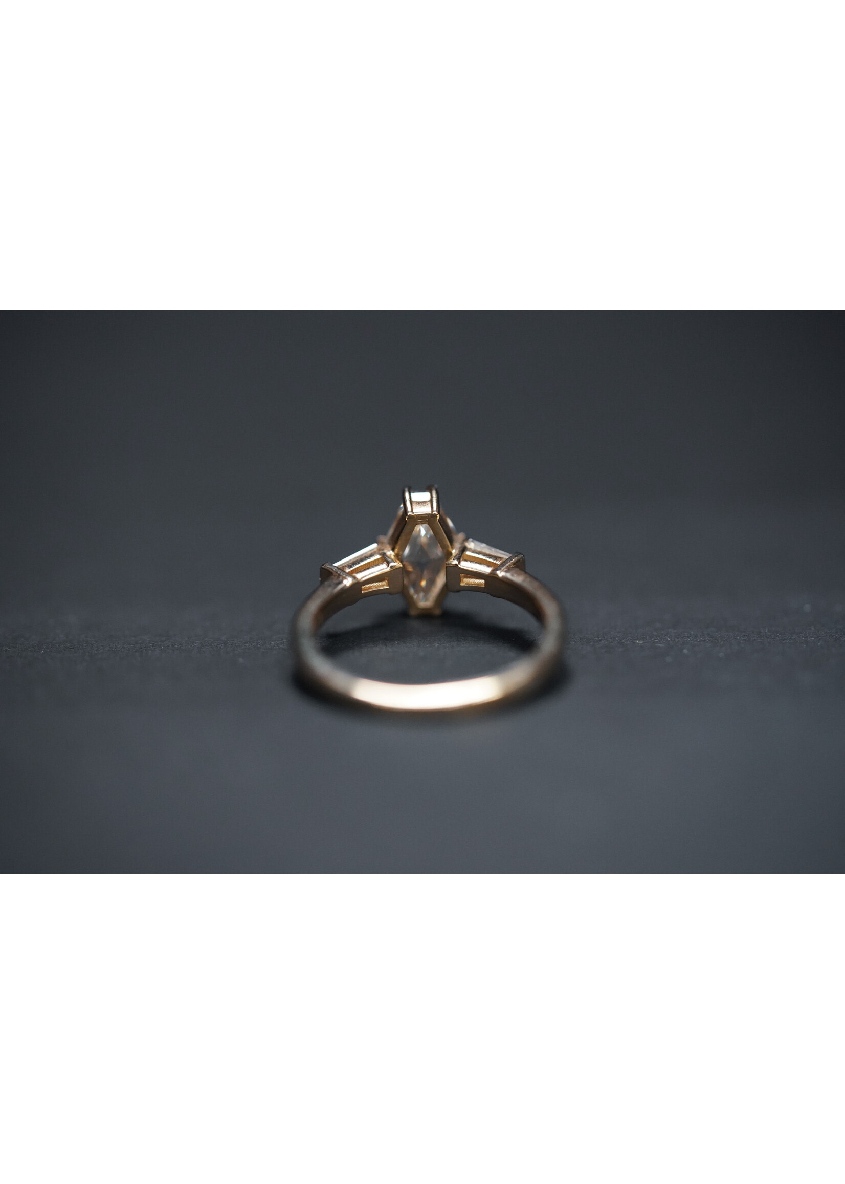 14KY 3.28g 1.75ctw (1.51ctr) K/VS2 Rhomboid Cut Diamond Engagement Ring (size 7)