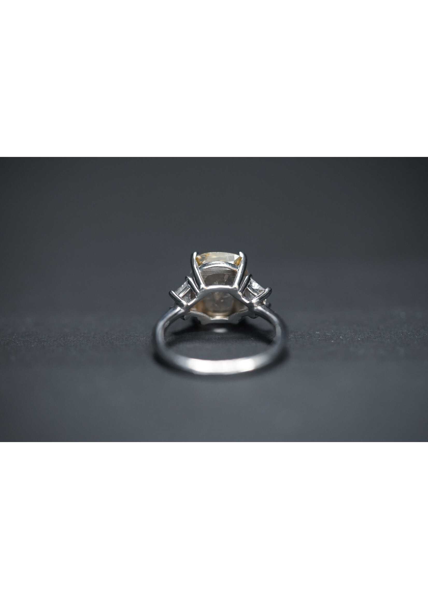 14KW 3.77g 6.22ctw (5.70ctr) Sapphire & Diamond Fashion Ring (size 6)