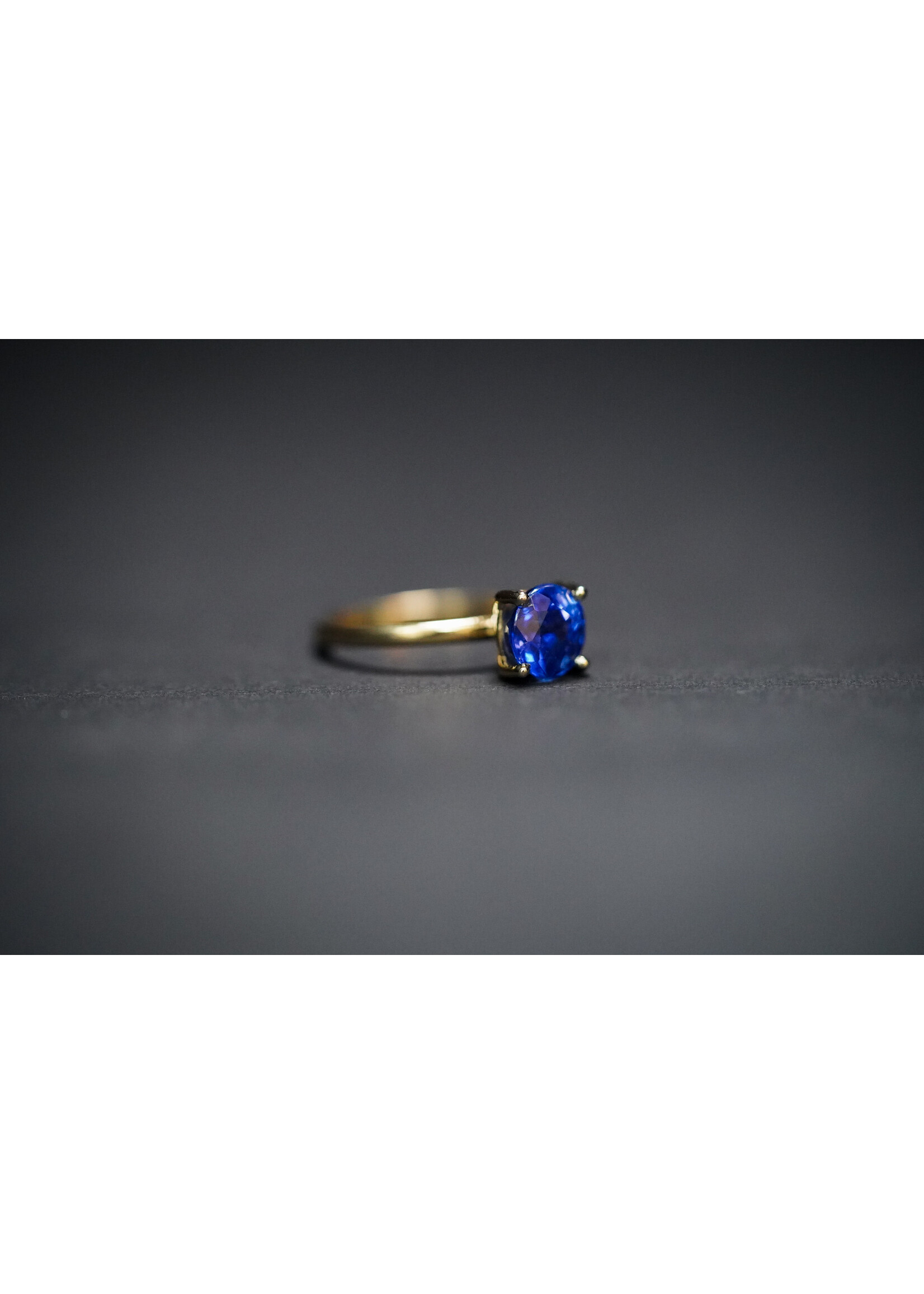 14KY 3.00g 2.68ct No Heat Burma Blue Sapphire Fashion Ring (size 7)
