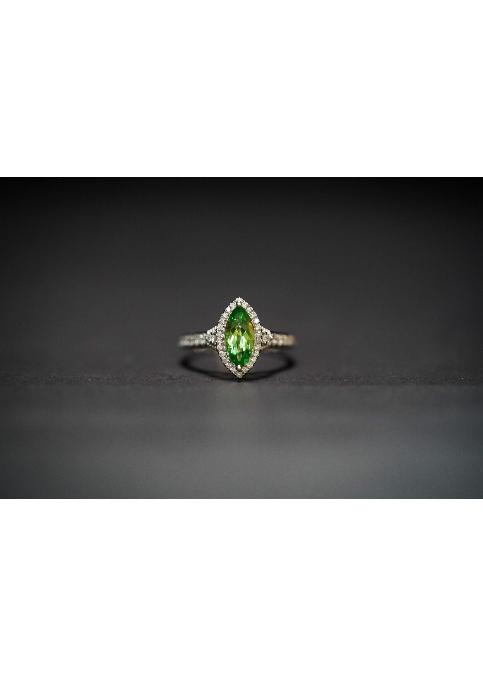 14KW 2.68g 1.71ctw (1.37ctr) Tsavorite Garnet & Diamond Fashion Ring (size 7)