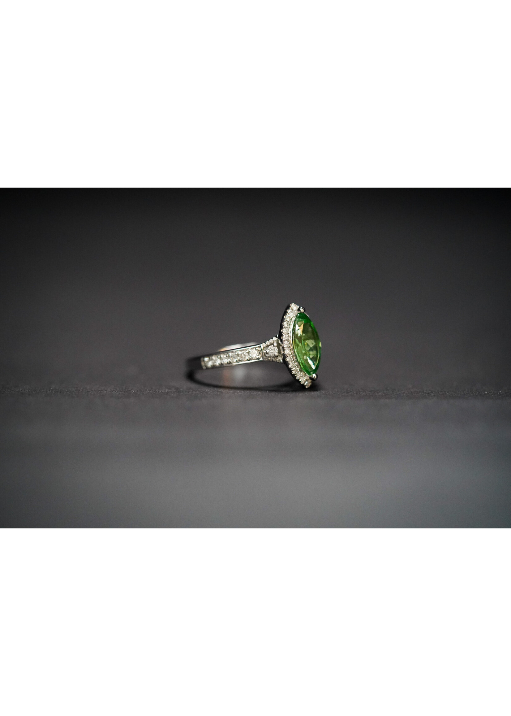 14KW 2.68g 1.71ctw (1.37ctr) Tsavorite Garnet & Diamond Fashion Ring (size 7)