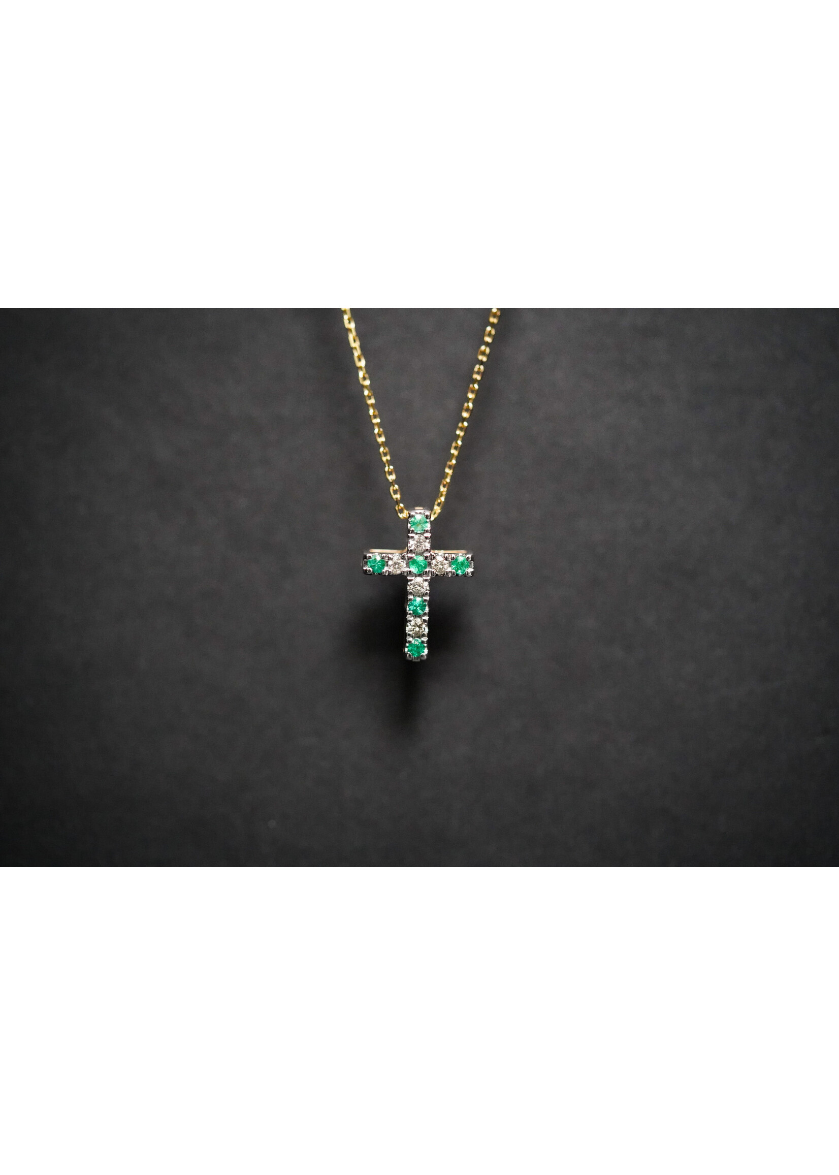 14KY 1.8g .18ctw Emerald & Diamond Cross Necklace 16-18"