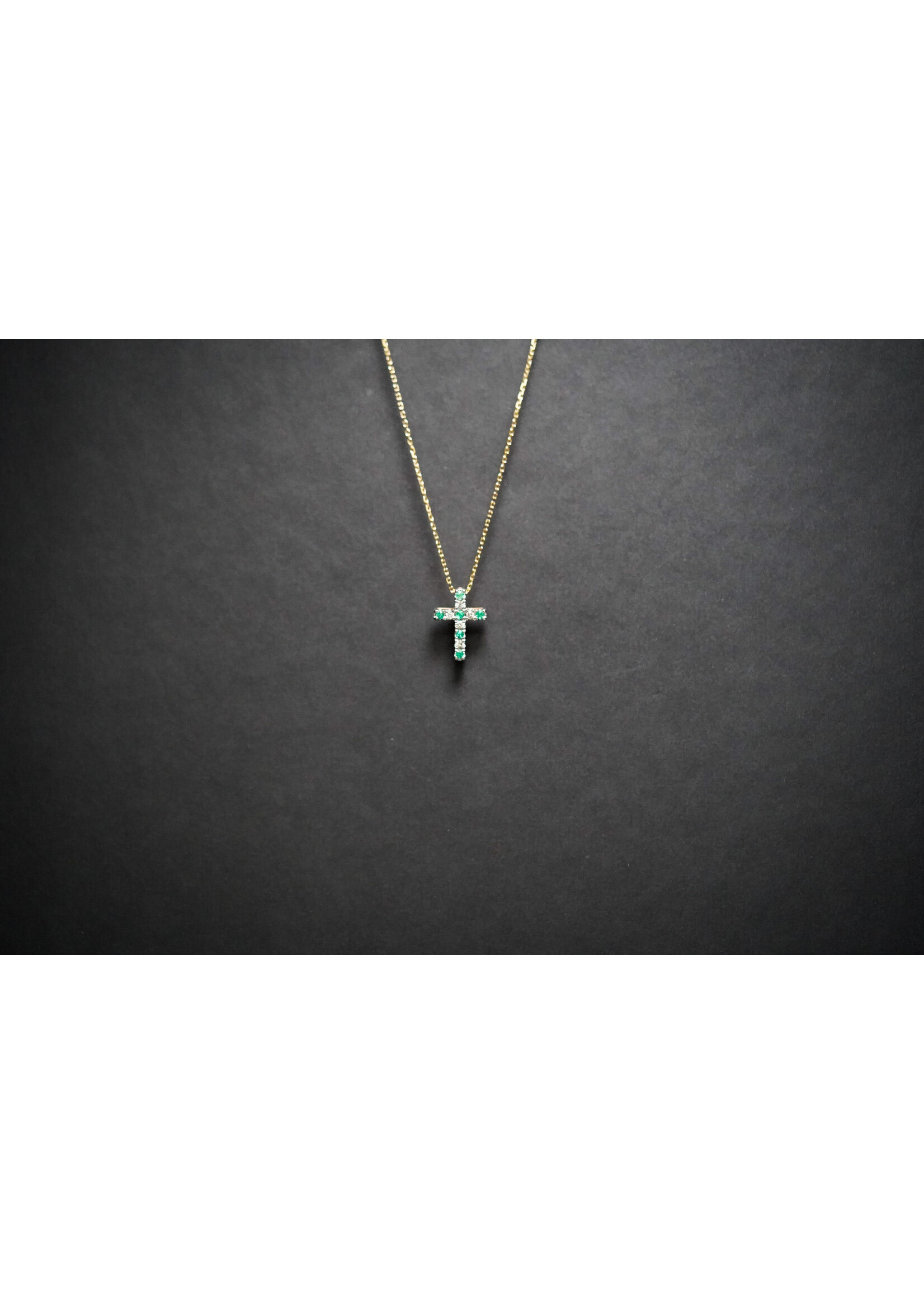 14KY 1.8g .18ctw Emerald & Diamond Cross Necklace 16-18"