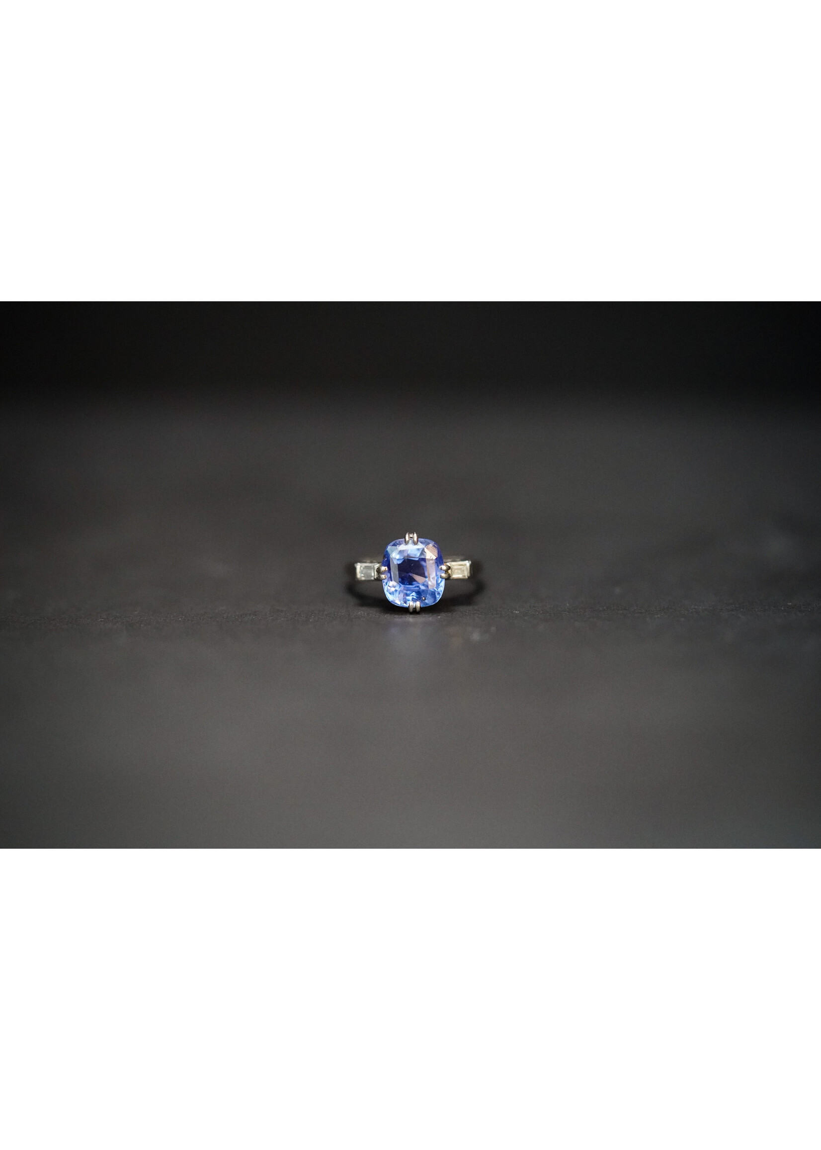 Platinum 4.46g 3.20ctw (3.10ctr) Blue Sapphire & Diamond Vintage Ring (size 5)